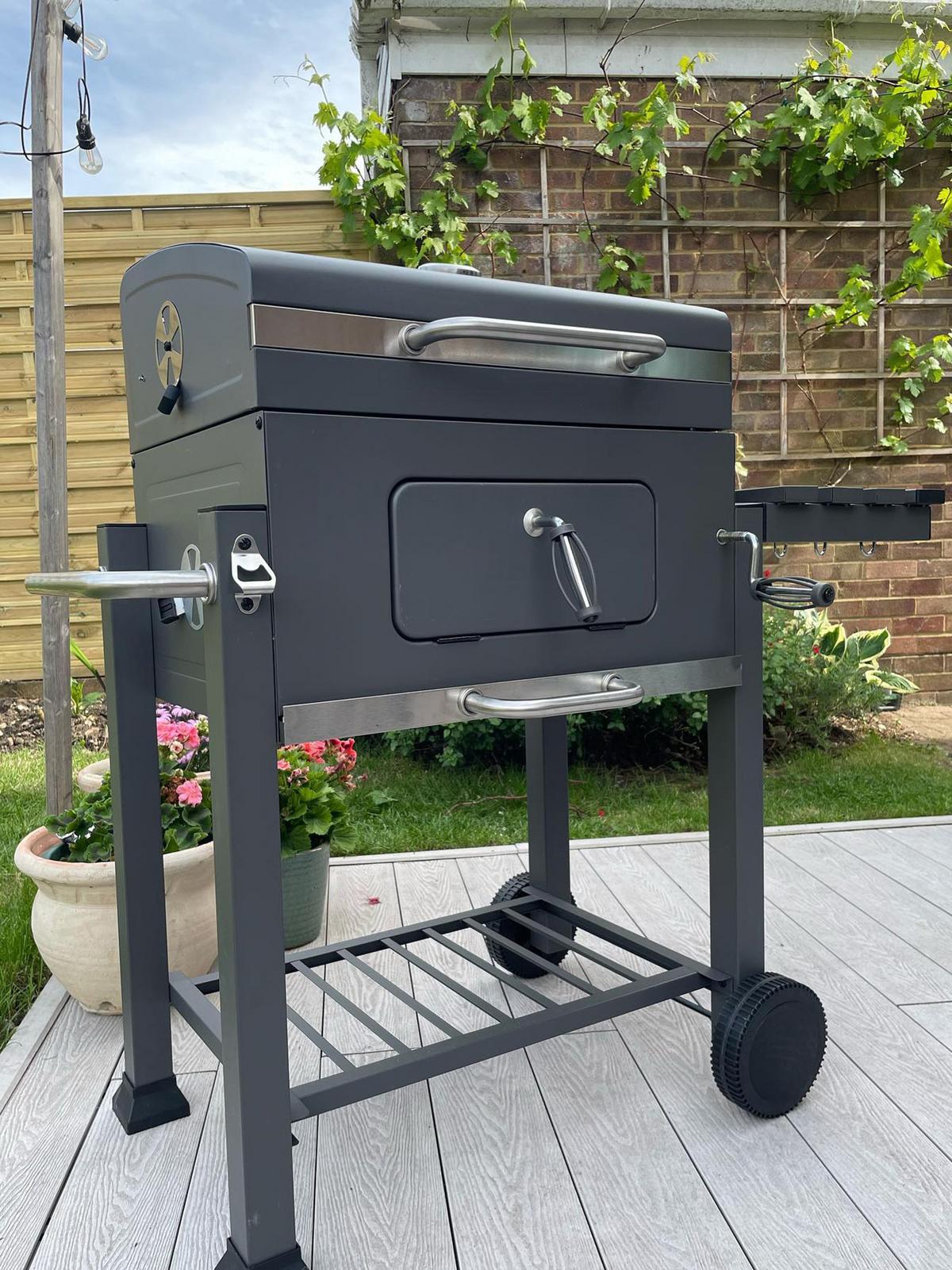 HOLZKOHLEGRILL mit Deckel Stahl grau rechteckig rollbar Pavlof - Grau, Metall (79/107/49cm)