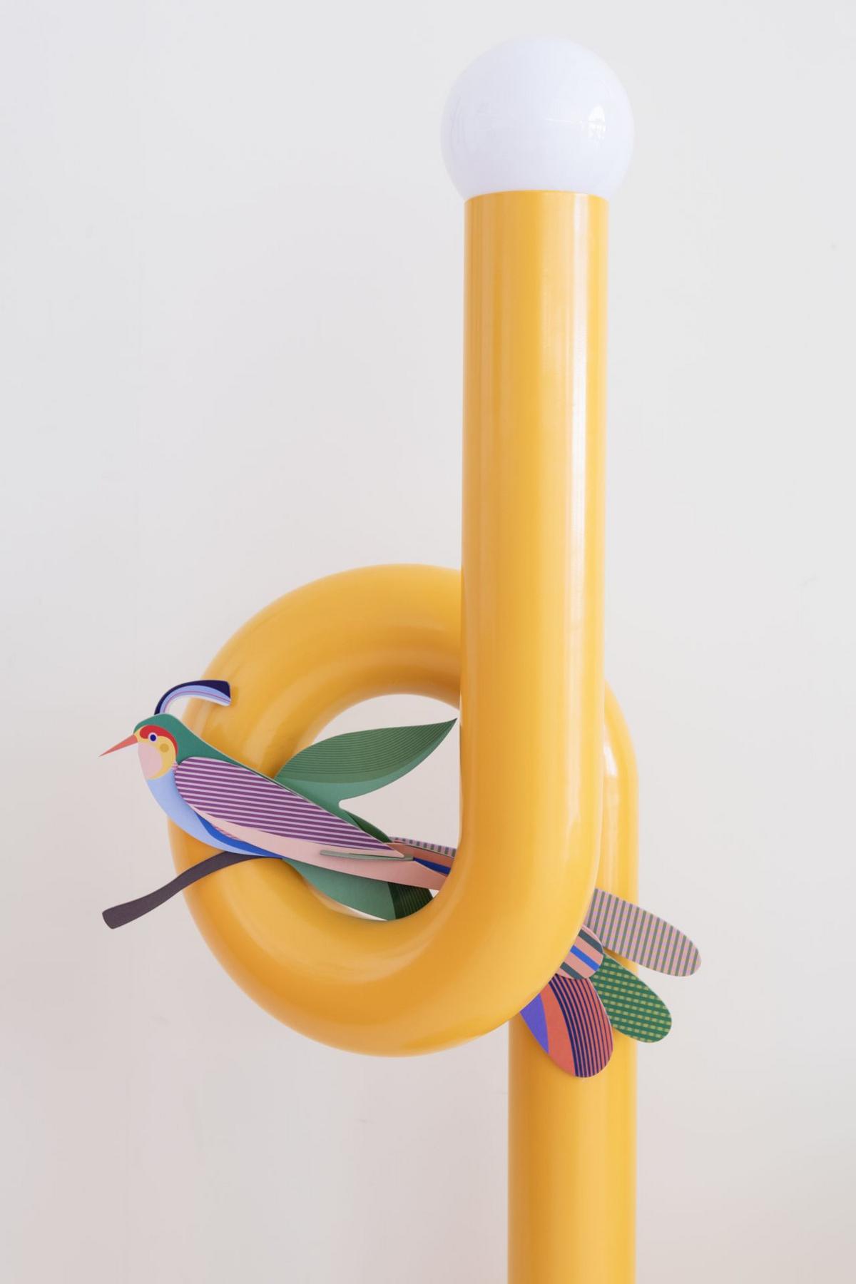 WANDDEKO Tropenvogel Maya 5.7/47.3 cm - Multicolor, Wellpappe (5.7/47.3/28cm) - Studio Roof