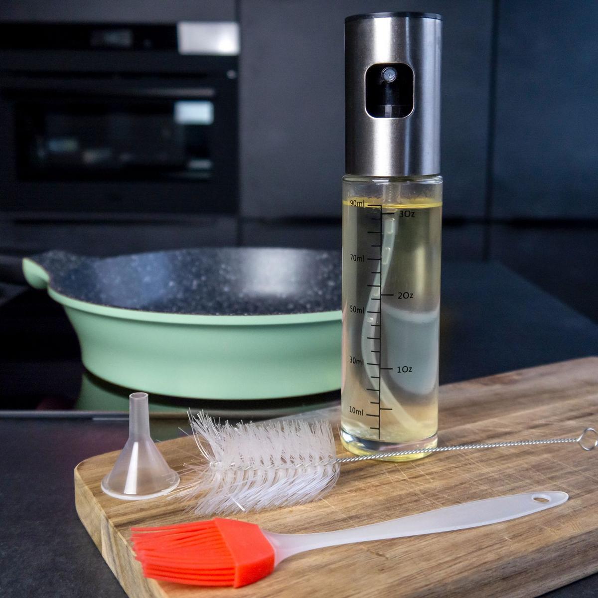 ÖL-SPRÜHFLASCHE mit Backpinsel, Flaschenbürste und Öltrichter - Transparent, Glas (3.9/18/3.9cm) - Intirilife