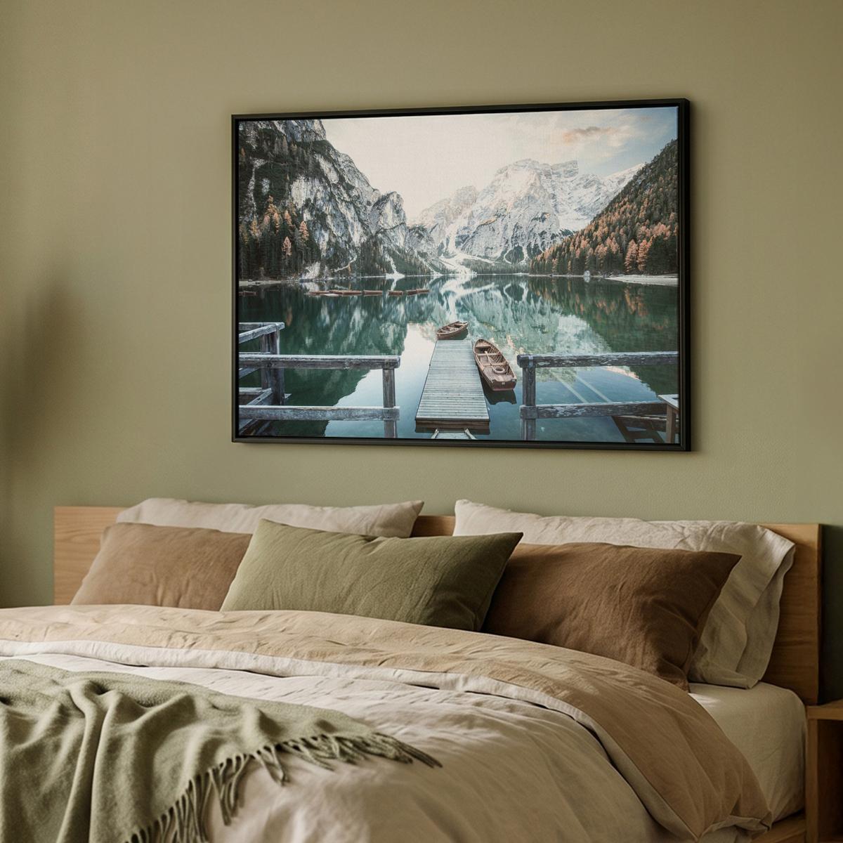 LEINWAND Bilder mit Rahmen - Natur - Berge - Schnee - Wald - Boot - 100x70 - Hellgrün, Textil (100/70cm) - MuchoWow