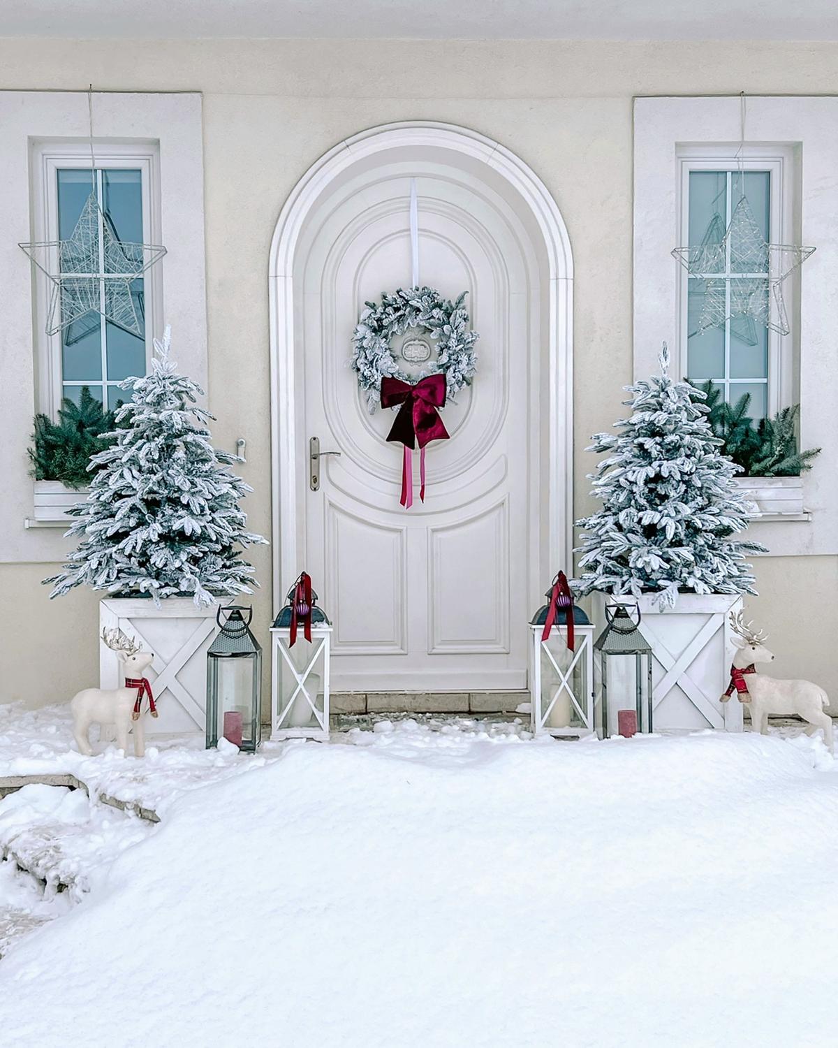 WEIHNACHTSBAUM 120 cm Weiß Bassie - Weiß, Kunststoff (120cm) - Beliani