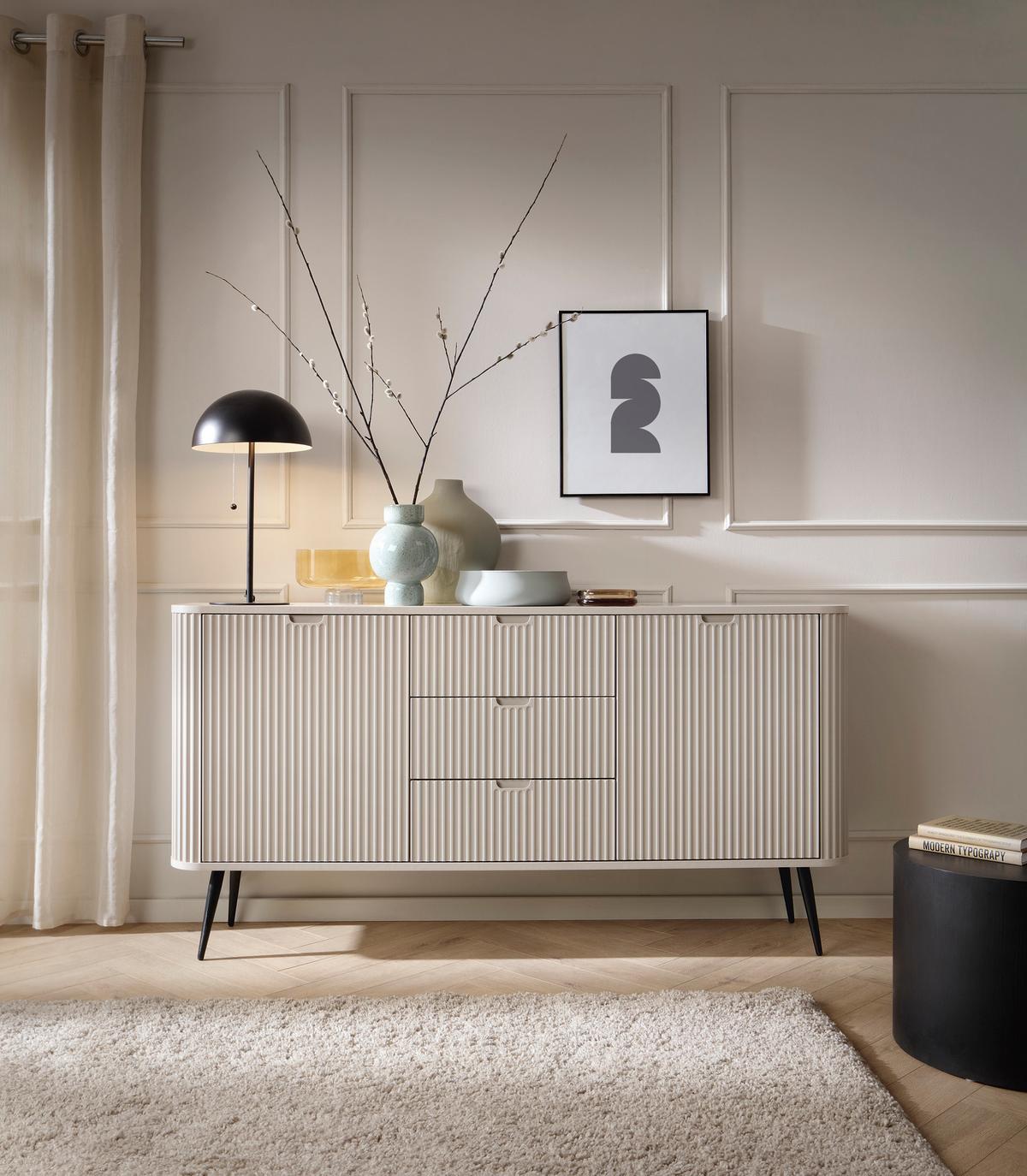 SIDEBOARD Salvia 2T 3S Beige, Schwarz 168/87/39 cm – mit geriffelten Fronten und hohen Beinen - Beige/Schwarz, Holzwerkstoff/Metall (168/87/39cm) - AX Living