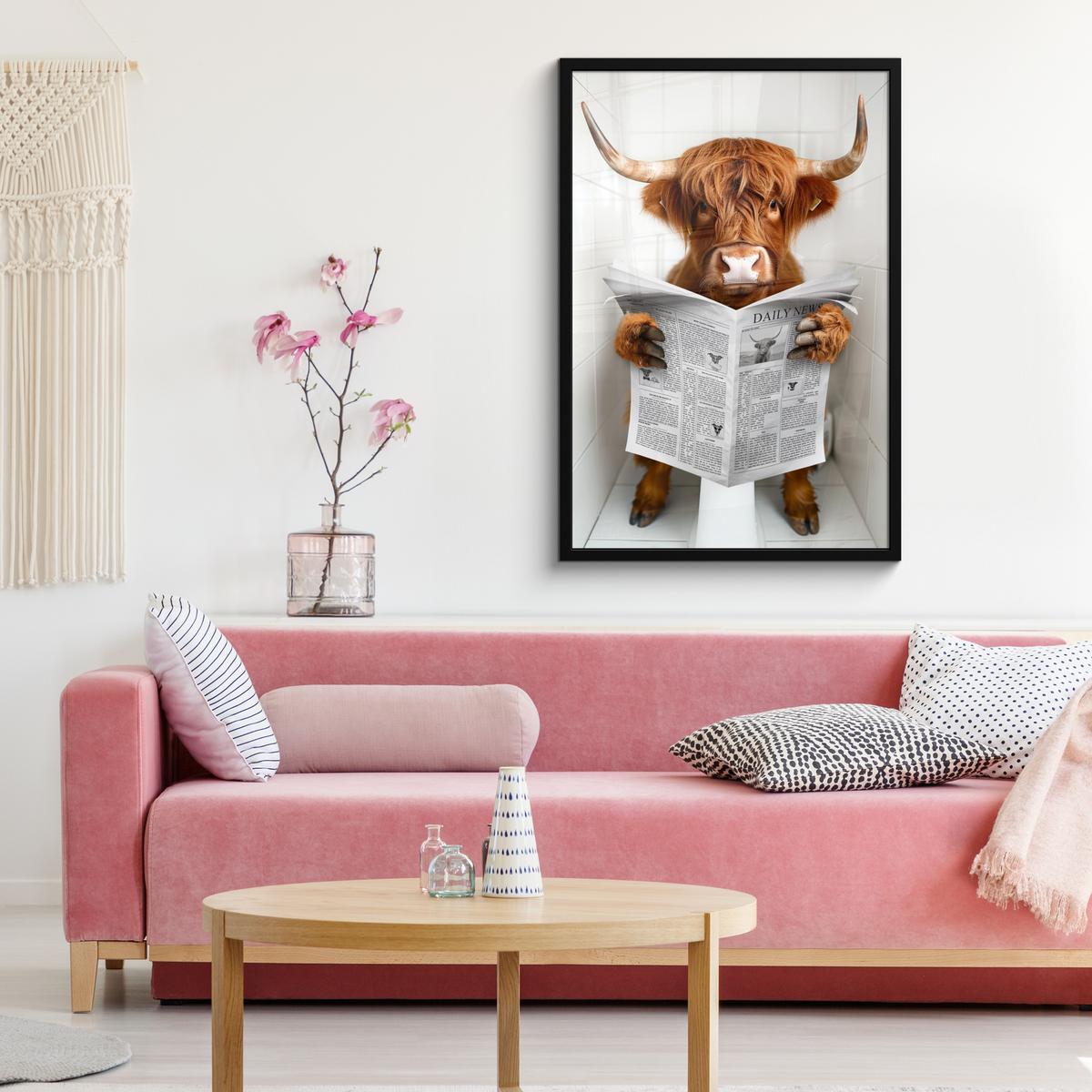 POSTER MIT RAHMENGERAHMTES BILD Schottischer Highlander - Tier - Zeitung - Toilette 60x90 cm - Kastanienfarben, Papier (60/90cm) - MuchoWow