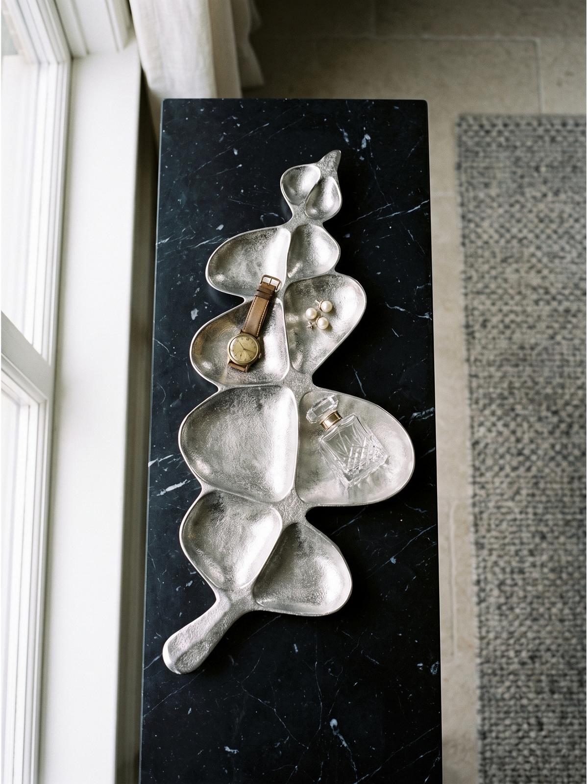 DEKOSCHALE NUMANA, Aluminium, handgefertigt, Silber, 60,5 x 17,5 x 3 cm - Silberfarben, Metall (3cm) - KADIMA DESIGN