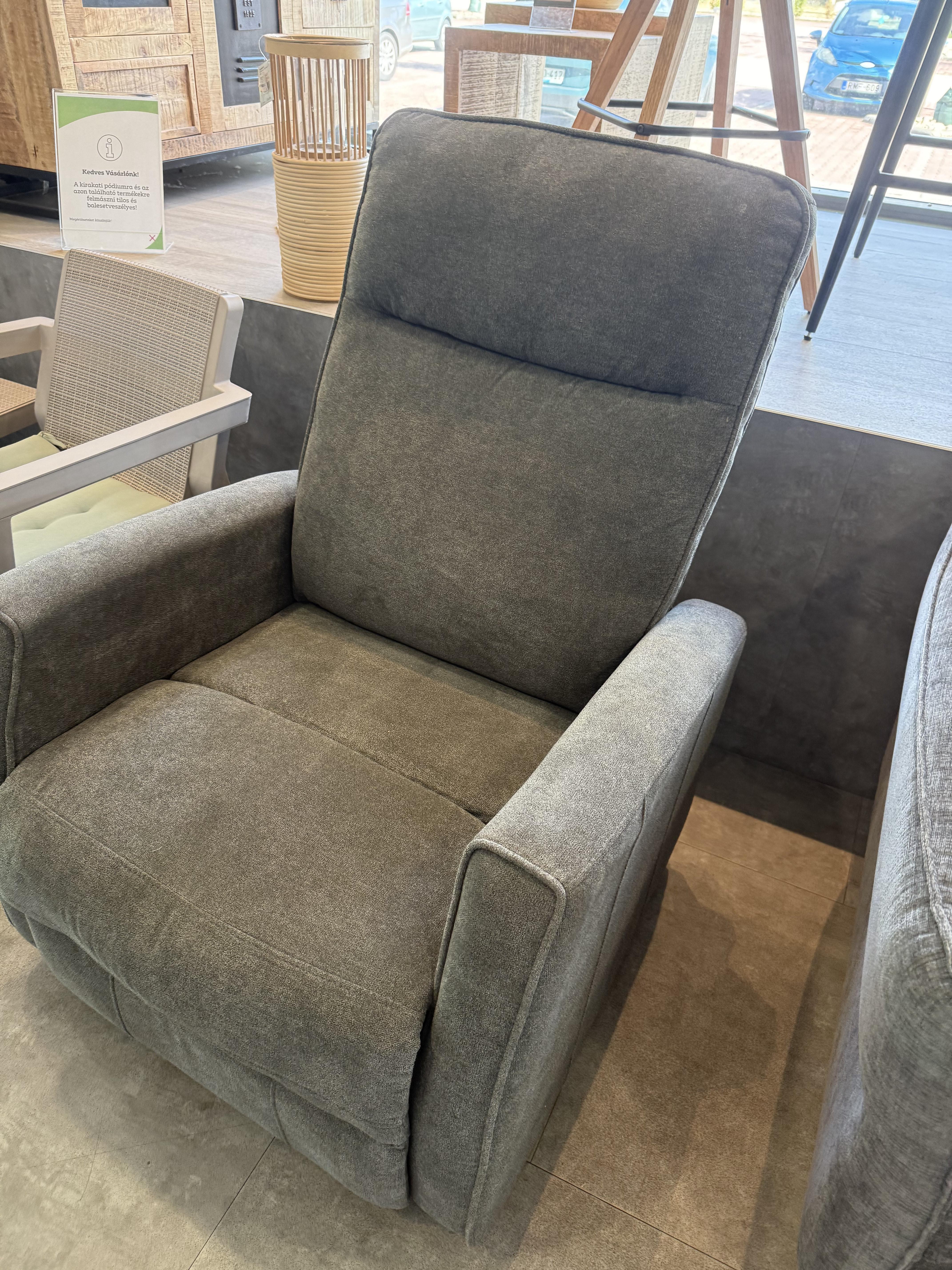 CSEPEL OUTLET RELAX FOTEL MELINDA