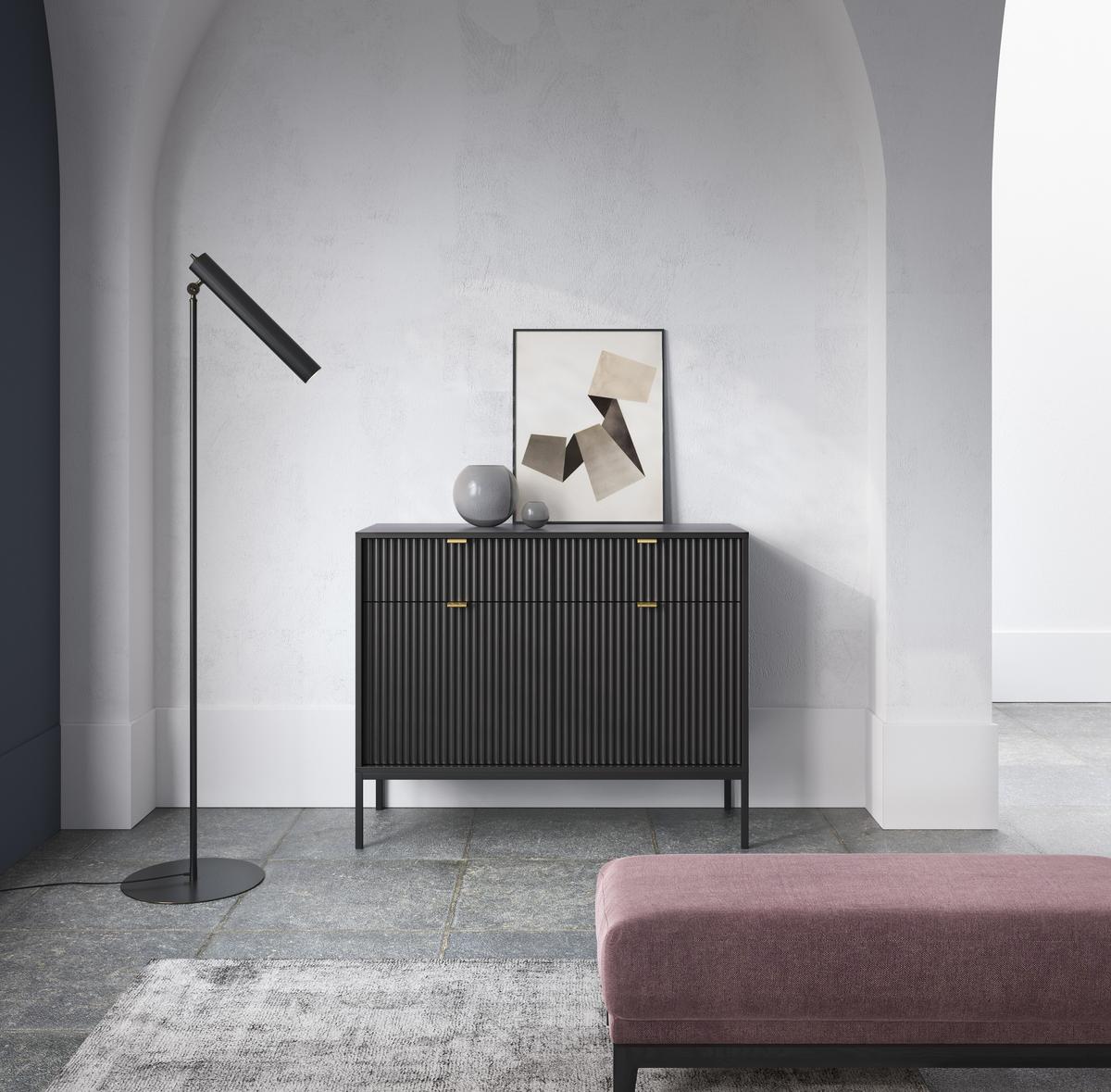 SIDEBOARD Eternas 2T 2S Schwarz 104/83/39 cm – schwarze Füße, mit geriffelten Fronten - Schwarz, Holzwerkstoff (104/83/39cm) - AX Living