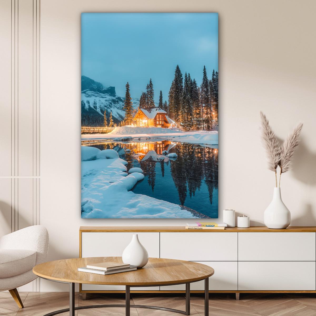 LEINWANDBILD Winterlandschaft - Natur - Haus - Berge - Schnee Deko XXL 80x120 cm - Hellblau, Textil (80/120cm) - MuchoWow