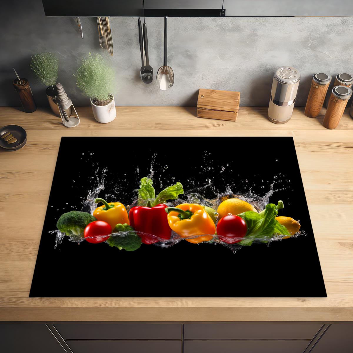 HERDABDECKPLATTE Paprika - Wasser - Gemüse - Schwarz Induktionsmatte 77x59 cm - Multicolor, Kunststoff (77/59/0.2cm) - MuchoWow
