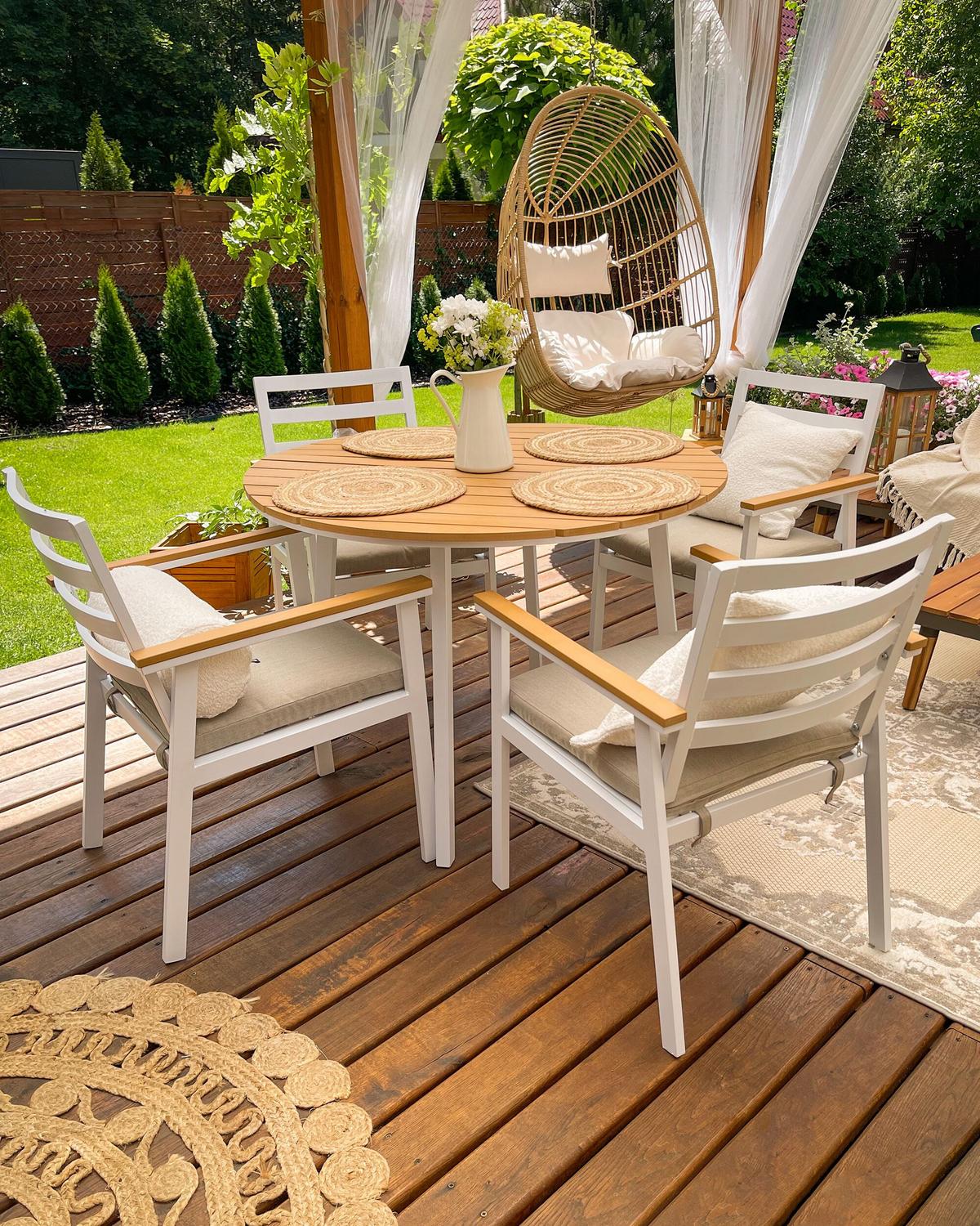 GARTENSTUHL 4er-Set Aluminium weiß Auflagen weiß Cavoli - Weiß, Metall (54/82/60cm) - Beliani