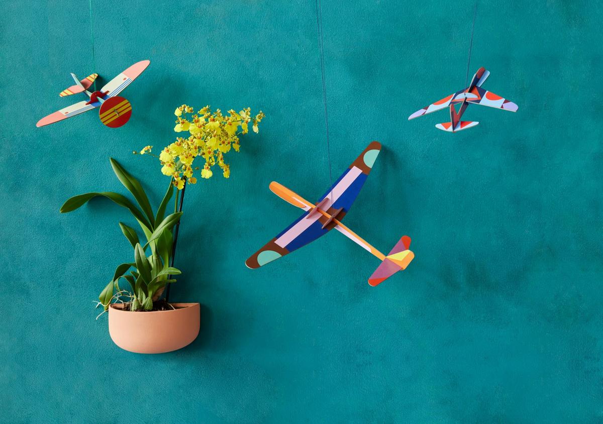 DEKOFIGUR Mobil Segelflugzeug 8/36.5 cm - Multicolor, Wellpappe (0.24/36.5/47cm) - Studio Roof
