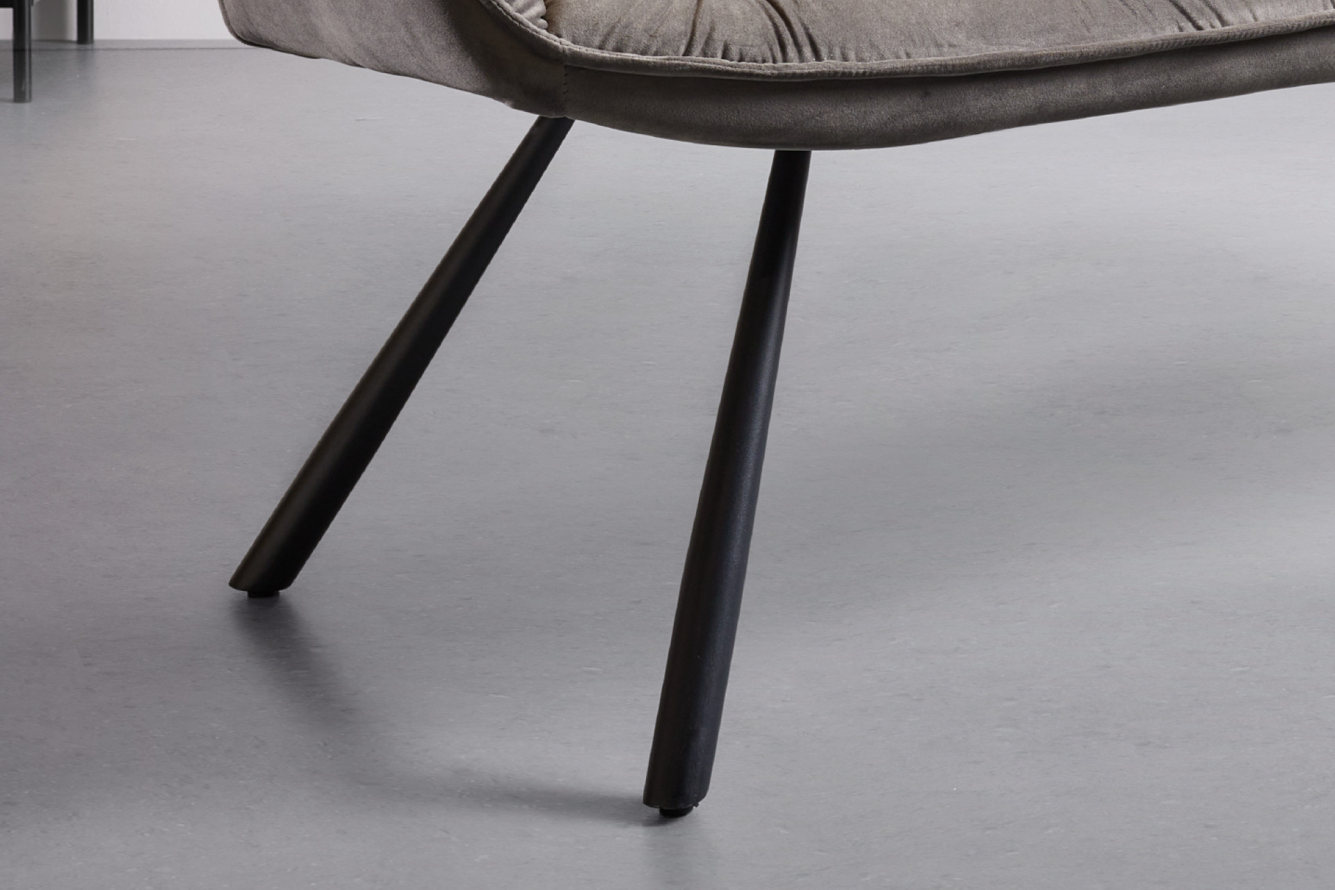 Sitzbank Beine Schwarz Rundrohr Gusseisen pulverbeschichtet 