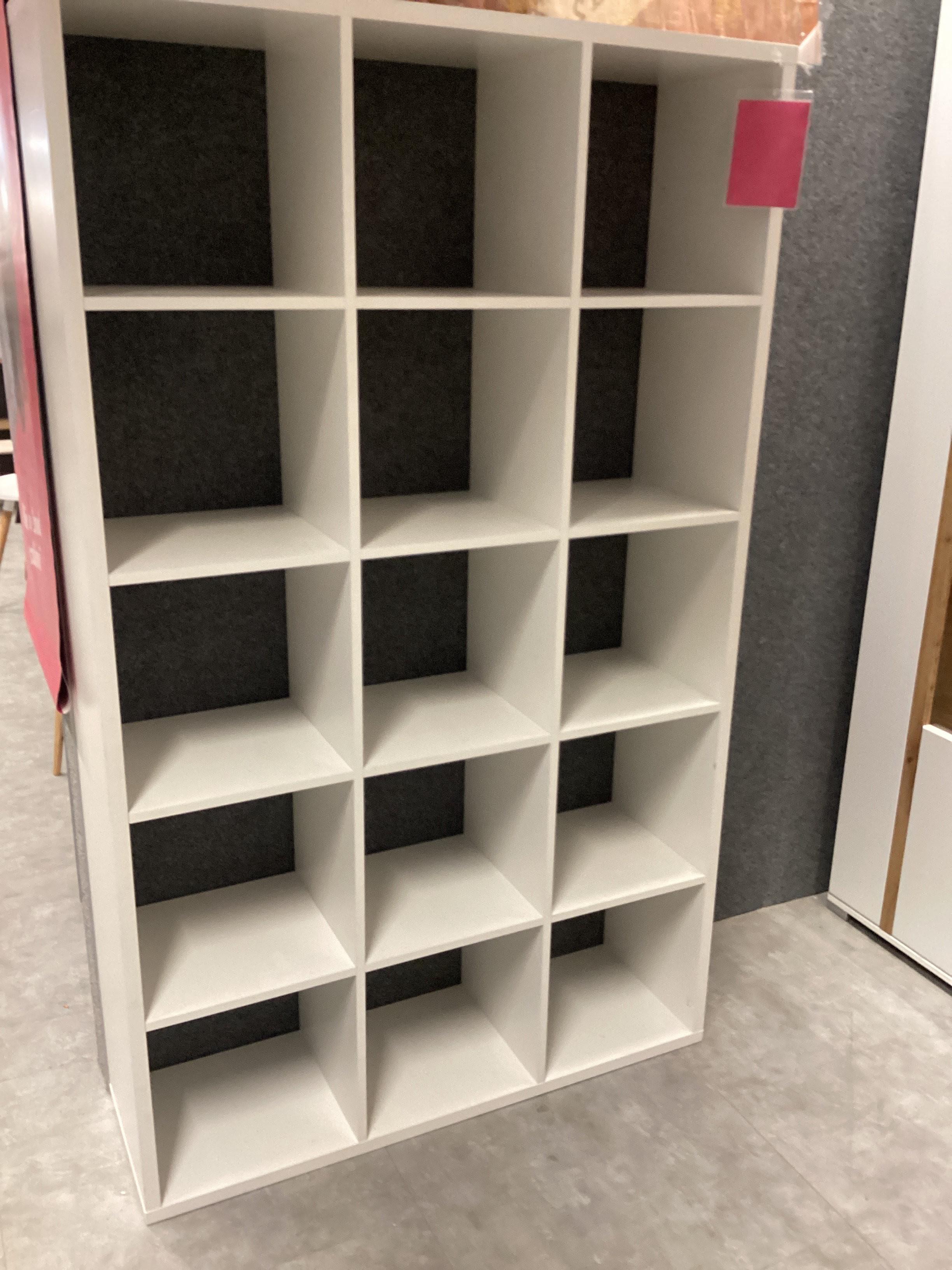 CSEPEL OUTLET TÉRELVÁLASZTÓ MAURO