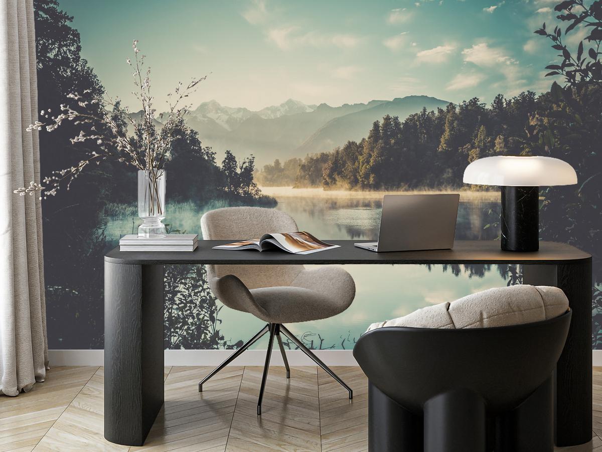 FOTOTAPETE für Esszimmer Bergsee Wald Bäume Nebel 300x210 - Türkis/Gelb, Papier (300/210cm) - Muralo