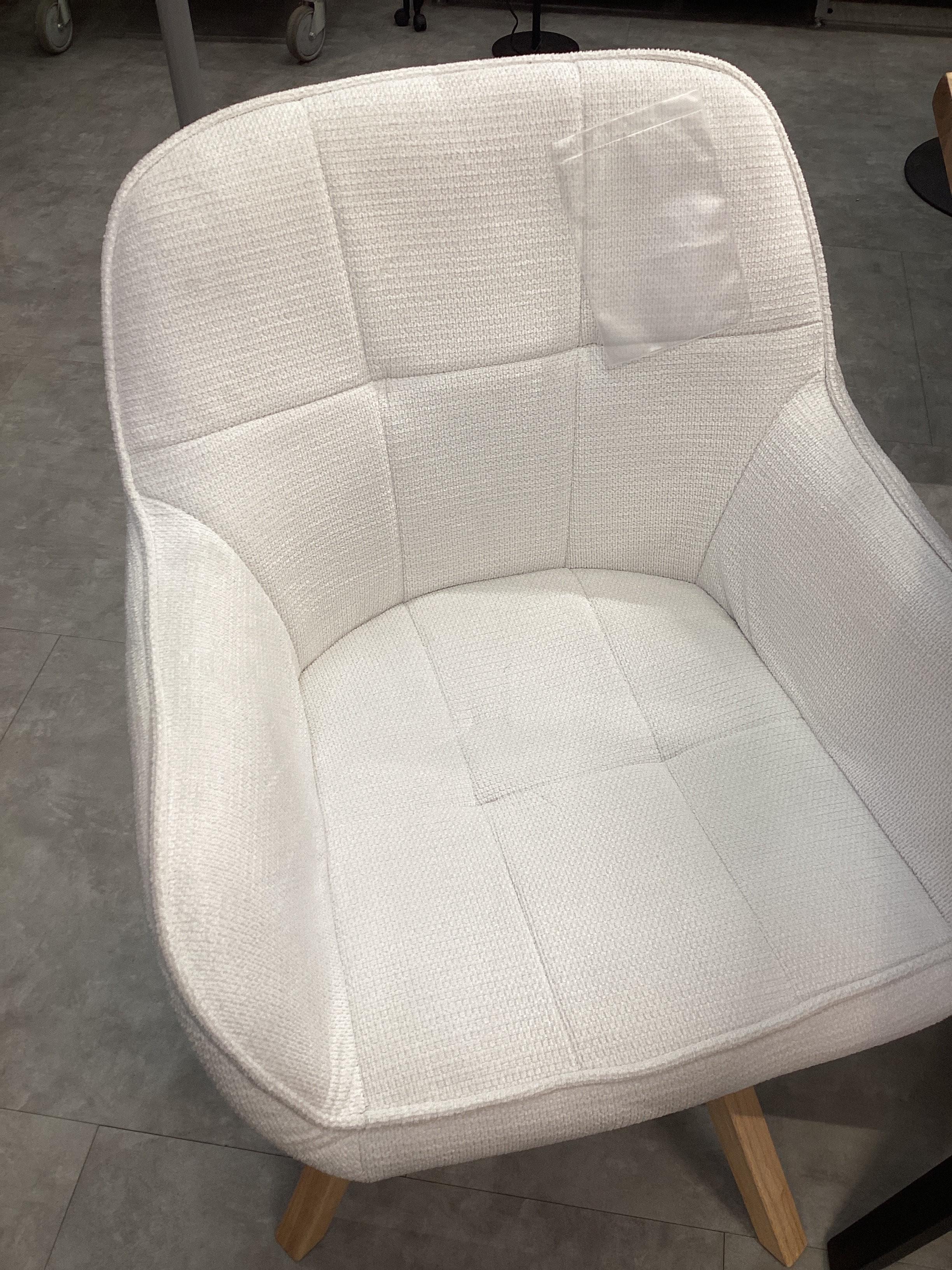 CSEPEL OUTLET KAROSSZÉK COSMIA