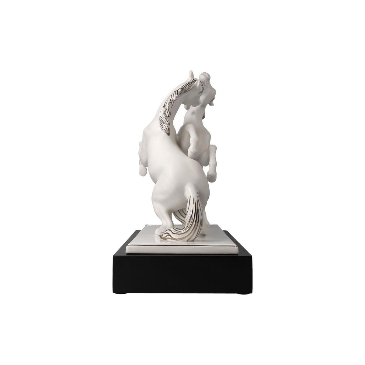 DEKOFIGUR PFERDE ARTISTE ER ALEGRIA Studio 8 Chevaux weiß-silber 32 cm - Silberfarben/Weiß, Keramik (16.5/29/32cm) - Goebel