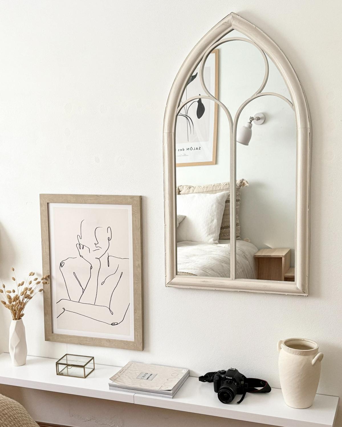 WANDSPIEGEL weiß Fensteroptik 62/113 cm Trelly - Weiß, Metall (62/113/5cm) - Beliani