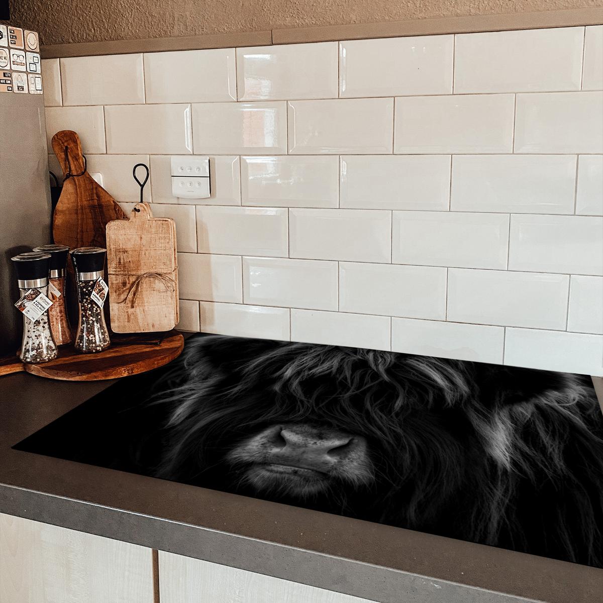 HERDABDECKPLATTE Schottischer Highlander - Kuh - Schwarz - Weiß - Tiere Induktionsmatte 83x51 cm - Schwarz, Kunststoff (83/51.5/0.2cm) - MuchoWow