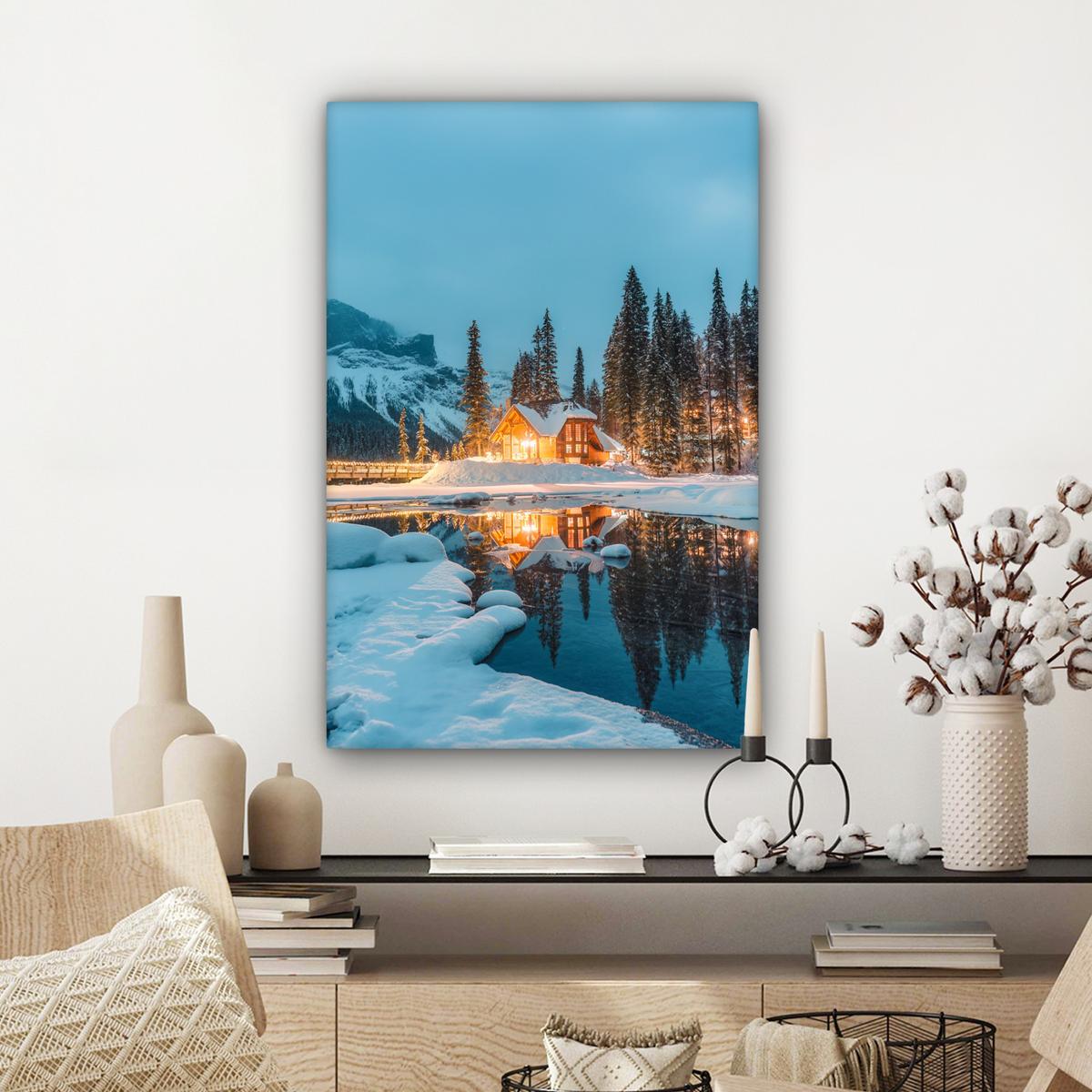 LEINWANDBILD Winterlandschaft - Natur - Haus - Berge - Schnee Wanddeko 40x60 cm - Hellblau, Textil (40/60cm) - MuchoWow