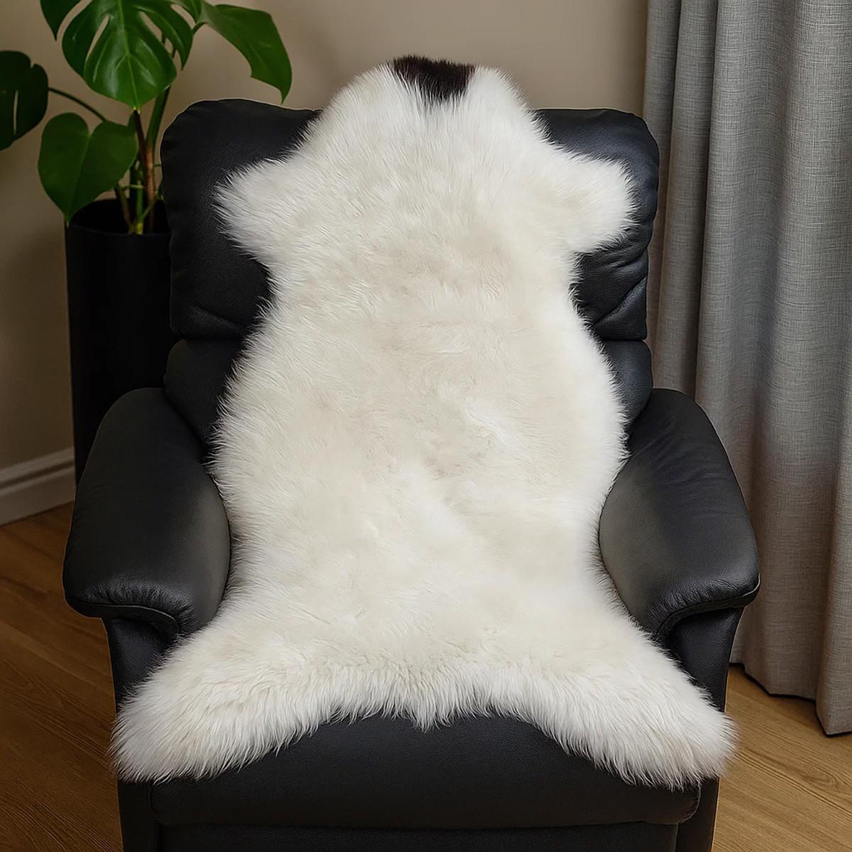 SCHAFFELL Skandinavisch Weiß mit braunen Punkten ca. 110 cm - Weiß/Braun, Fell (60/110cm) - Provellus