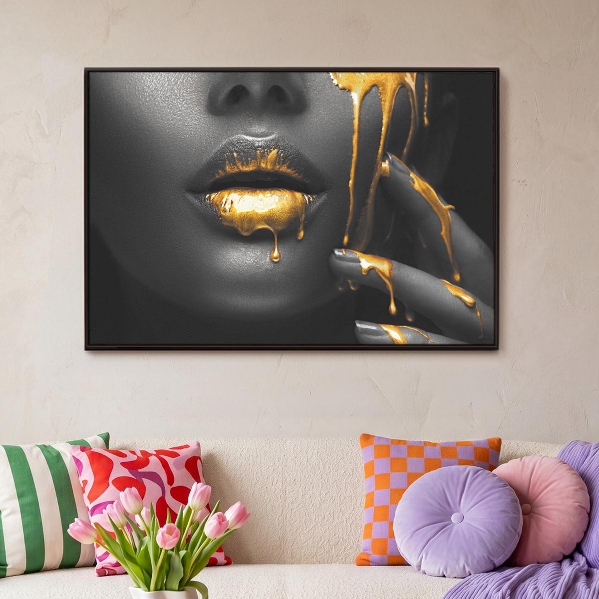 LEINWAND Bilder mit Rahmen - Frau - Schwarz - Gold - Gesicht - Lippen - 90x60 - Goldfarben, Textil (90/60cm) - MuchoWow