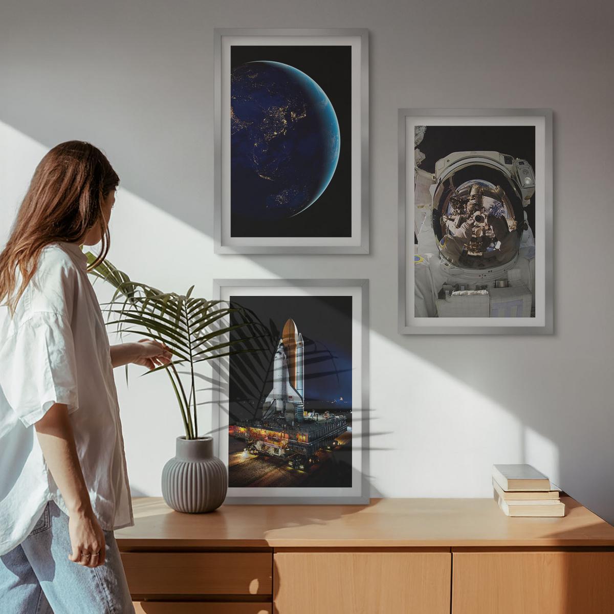 BILDER SET 3er Set - 40x60 cm Silberner Rahmen - Weltraum Erde Astronaut Rakete - Silberfarben, Kunststoff (40/60cm) - TULUP