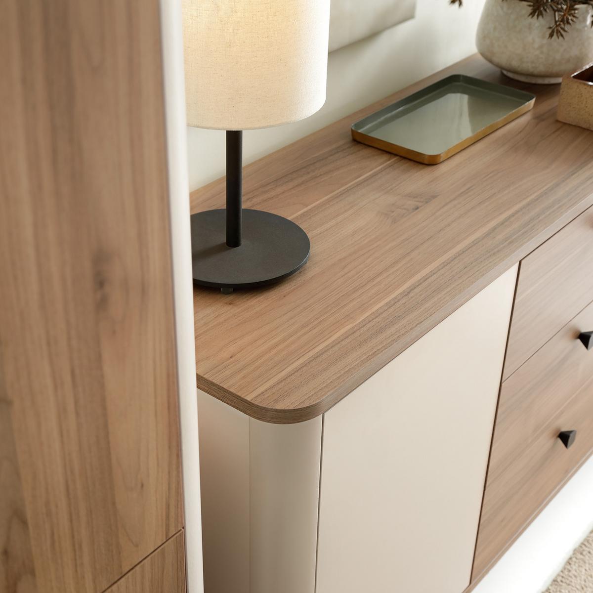 VITRINE Aurora Glasschrank mit Hartglas, mit LED-Beleuchtung, Nussbaum+Kaschmir - Kaschmir/Nussbaumfarben, Holzwerkstoff/Metall (73/190/40cm) - Beautysofa
