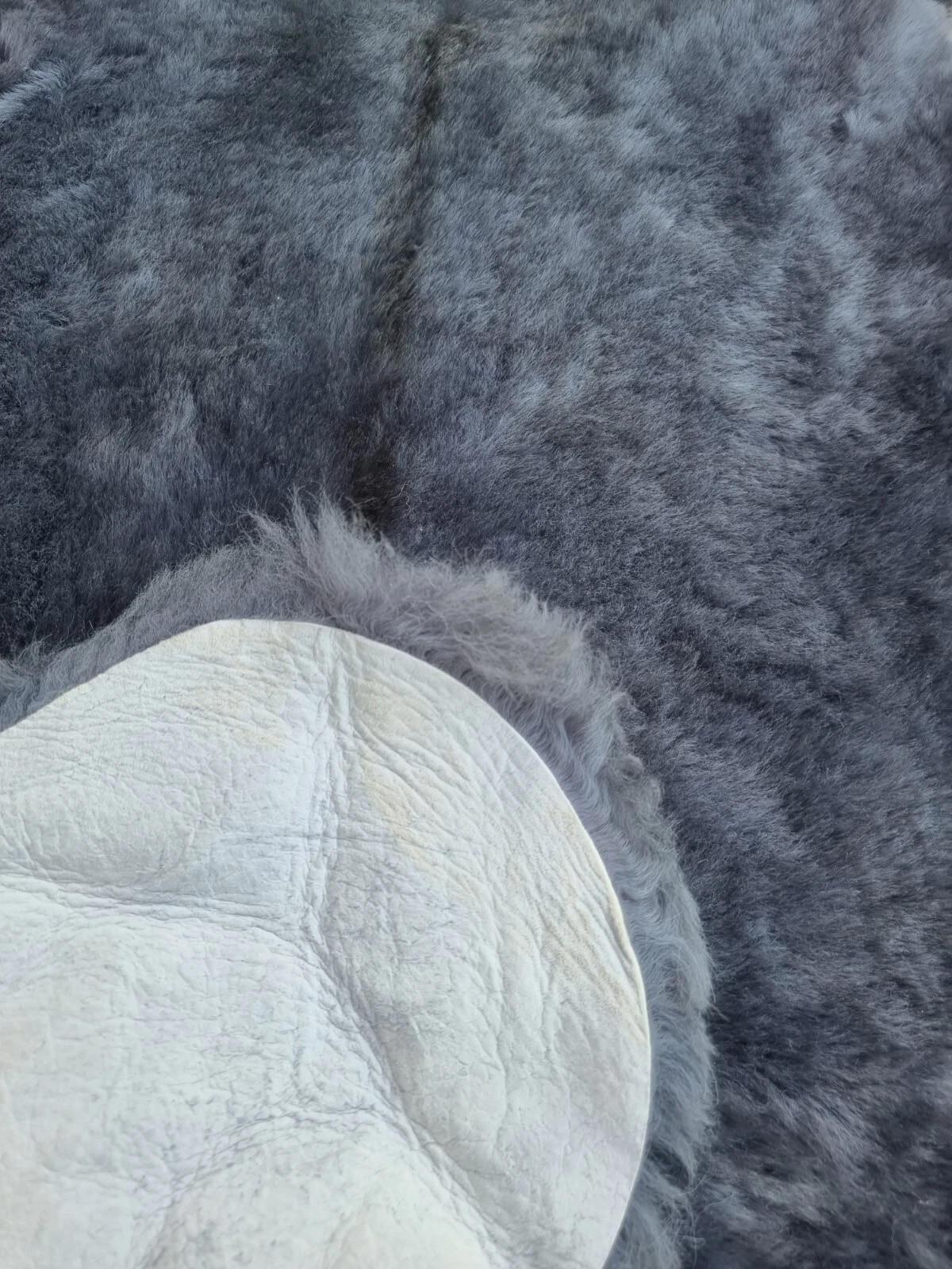SCHAFFELL Premium Merino Lammfell Silber Grau geschoren ca. 105 cm - Silberfarben/Grau, Fell (55/105cm) - Provellus