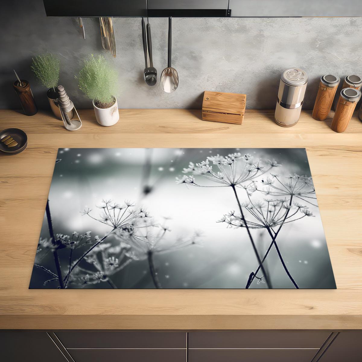HERDABDECKPLATTE Blumen - Winter - Schnee - Natur Ceranfeldabdeckung 80x52 cm - Grau, Kunststoff (80/52/0.2cm) - MuchoWow