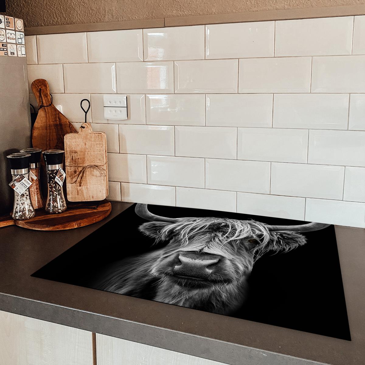 HERDABDECKPLATTE Schottischer Highlander - Hörner - Schwarz - Weiß - Kuh - Wild - Tiere Herdabdeckung Induktionsfeld 70x52 cm - Schwarz, Kunststoff (70/52/0.2cm) - MuchoWow
