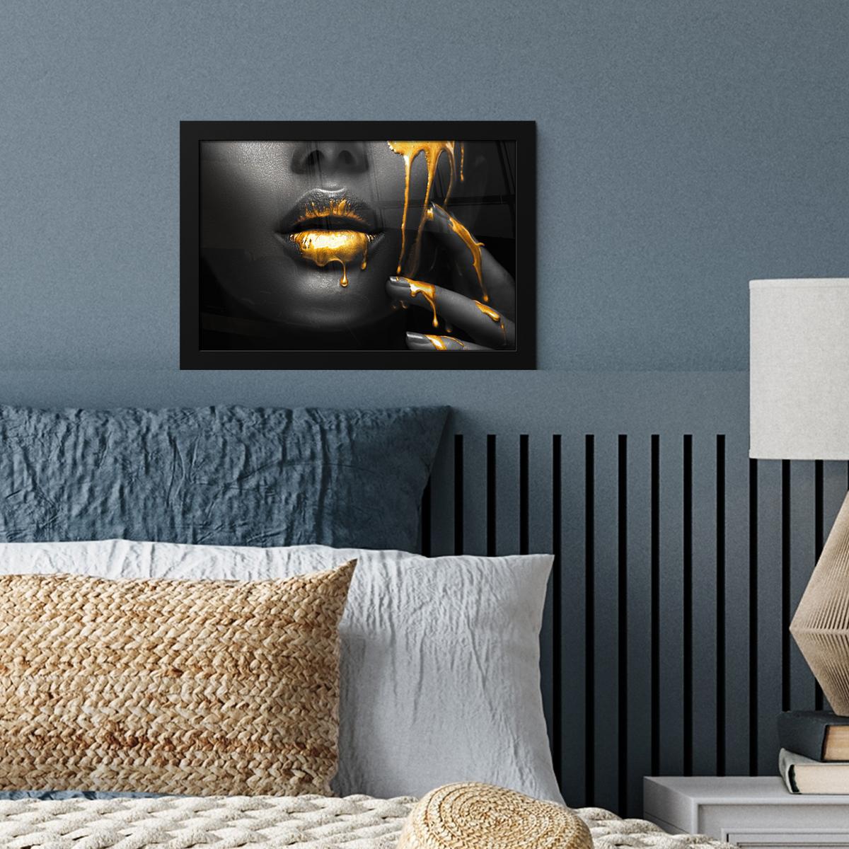 POSTER MIT RAHMENGERAHMTES BILD Frau - Schwarz - Gold - Gesicht - Lippen 30x20 cm - Goldfarben, Papier (30/20cm) - MuchoWow