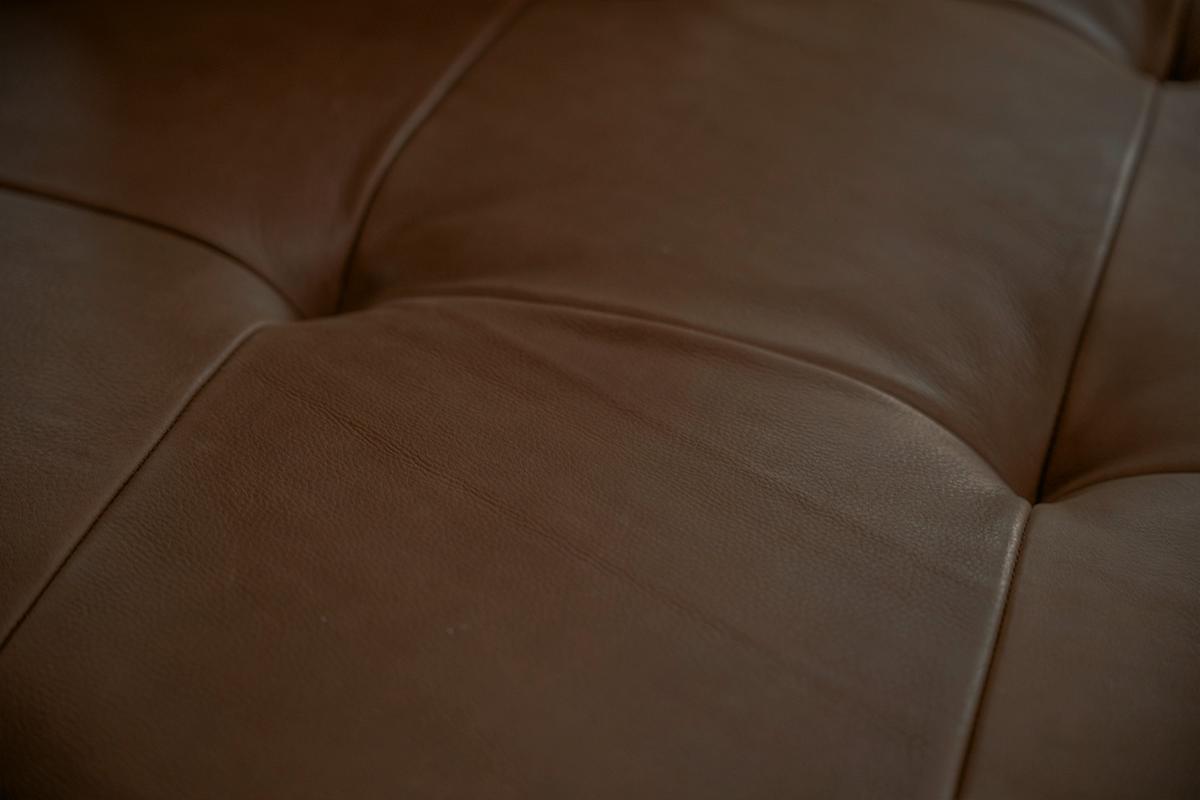 SOFA MIT HOCKER WIOLO 2ER SET Dunkelbraun Leder - Dunkelbraun/Silberfarben, Leder/Metall (240/83/110cm) - KAWOLA