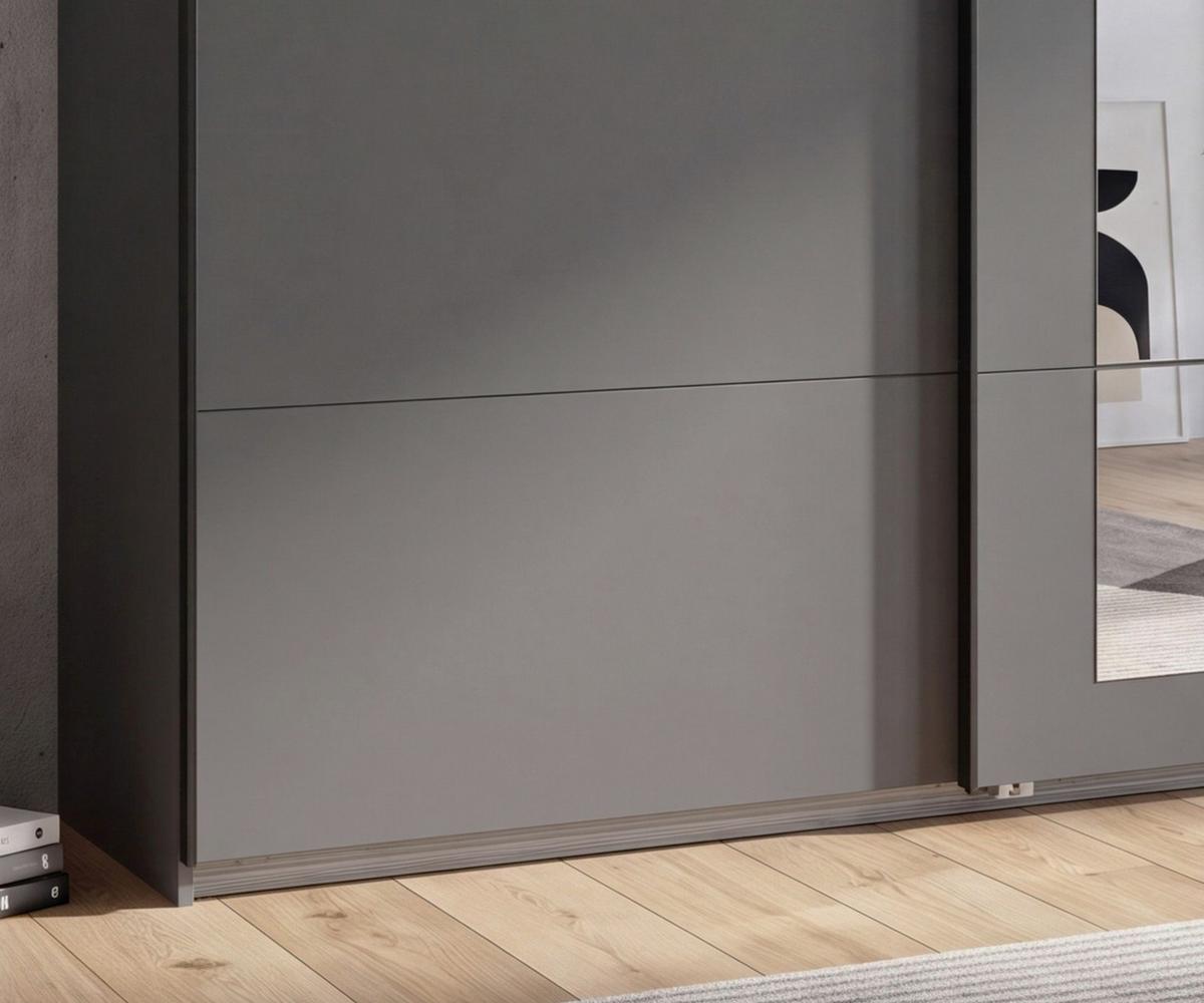 SCHWEBETÜRENSCHRANK 3-türig B313/H208/64 cm Kleiderschrank in Grafit, mittig Spiegel, Griffe Schwarz / 22633 - Graphitfarben/Schwarz, Holzwerkstoff/Metall (313/208/64cm) - luma-home