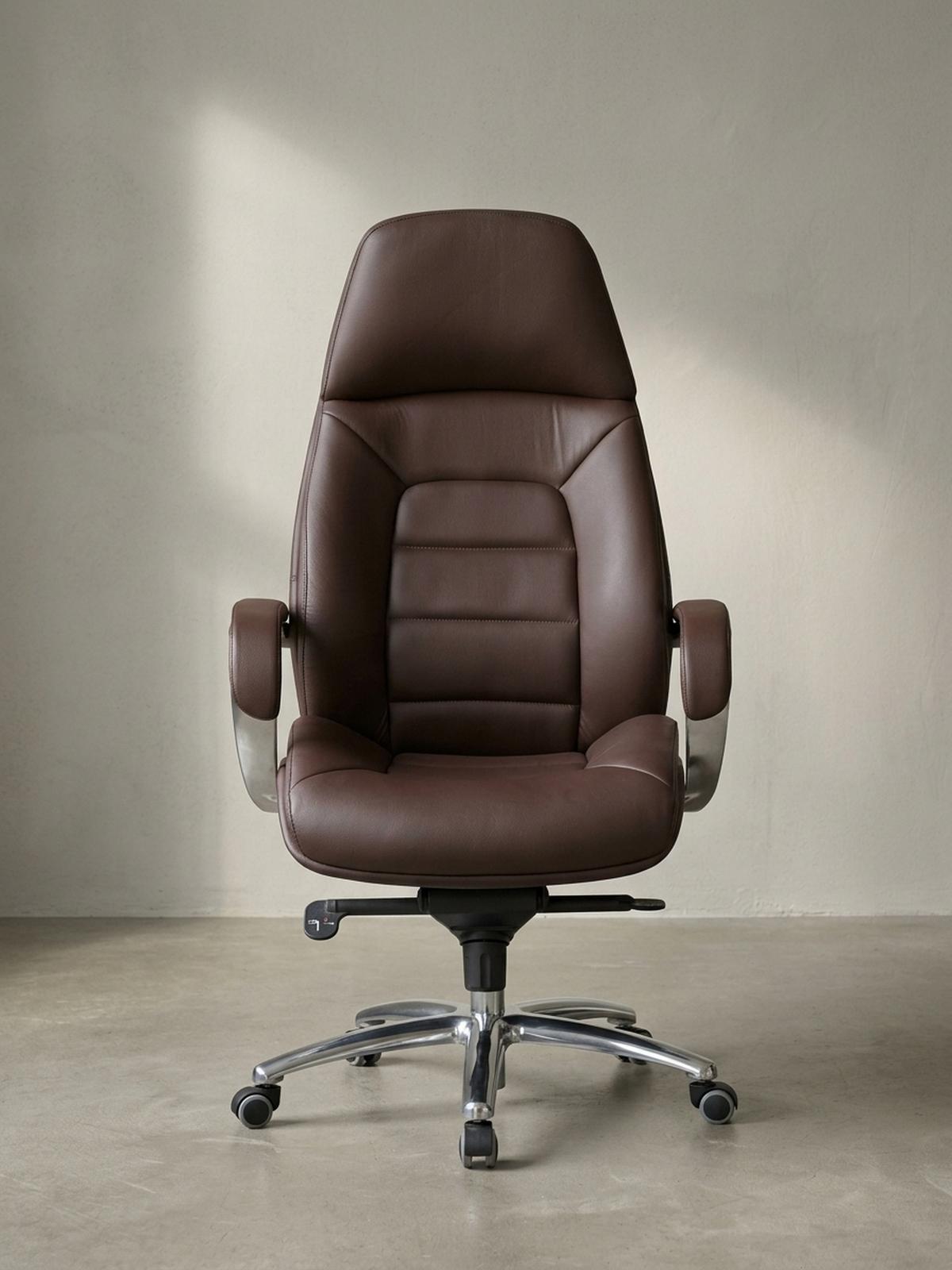 BÜROSTUHL Echtleder bis 120 kg mit Wippmechanik, Armlehnen und hoher Rückenlehne, Braun 67x67x137 cm - Silberfarben/Braun, Leder/Metall (67/137/67cm) - KADIMA DESIGN