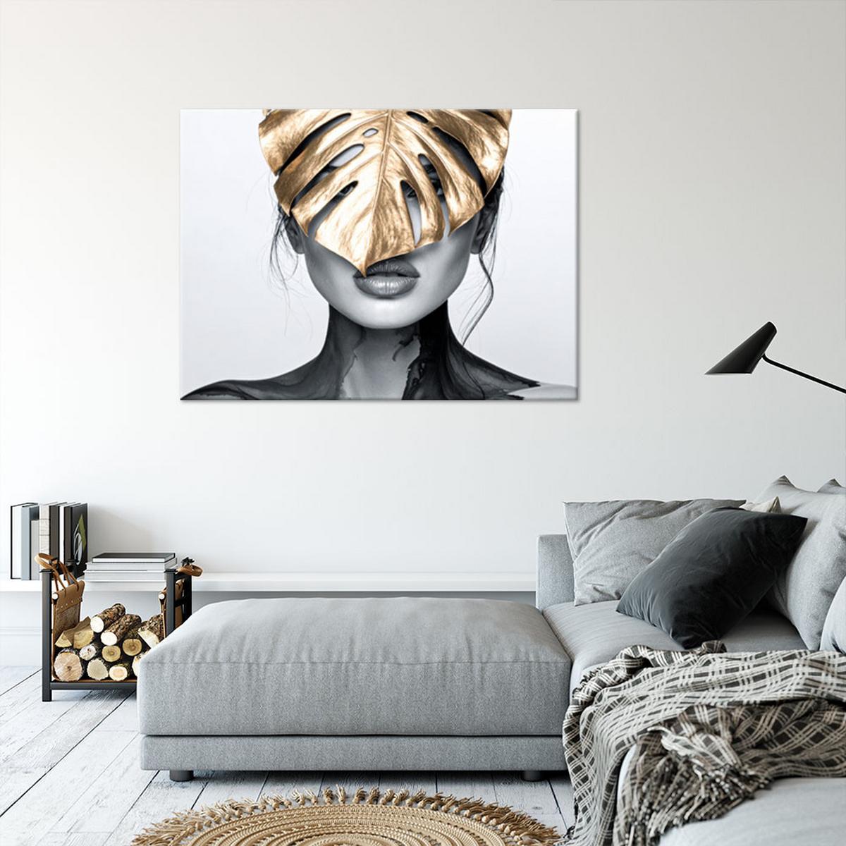 LEINWANDBILD Porträt einer Frau und ein goldenes Monstera-Blatt 100x70cm - Grau, Textil (100/70cm) - Feeby