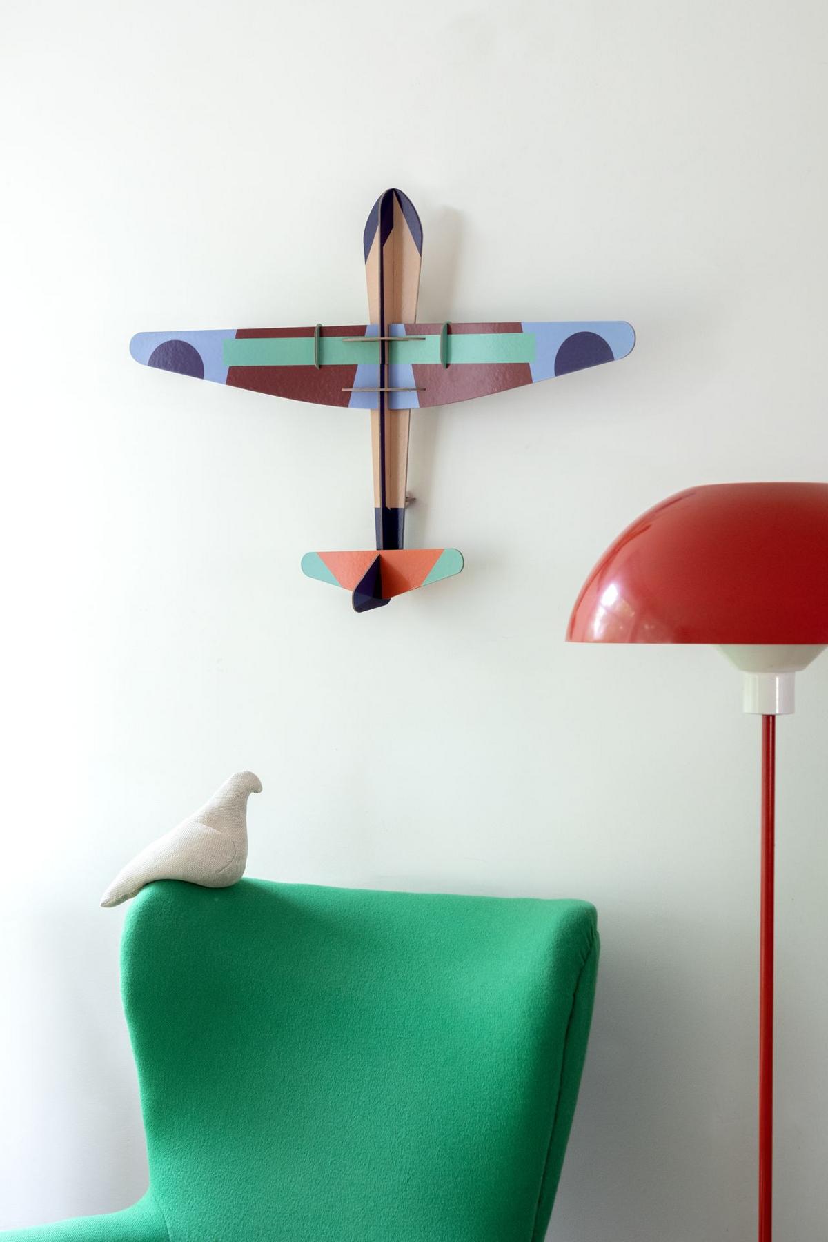 WANDDEKO Leuchts Papierflieg 15/63.5 cm - Multicolor, Wellpappe (15/63.5/86cm) - Studio Roof