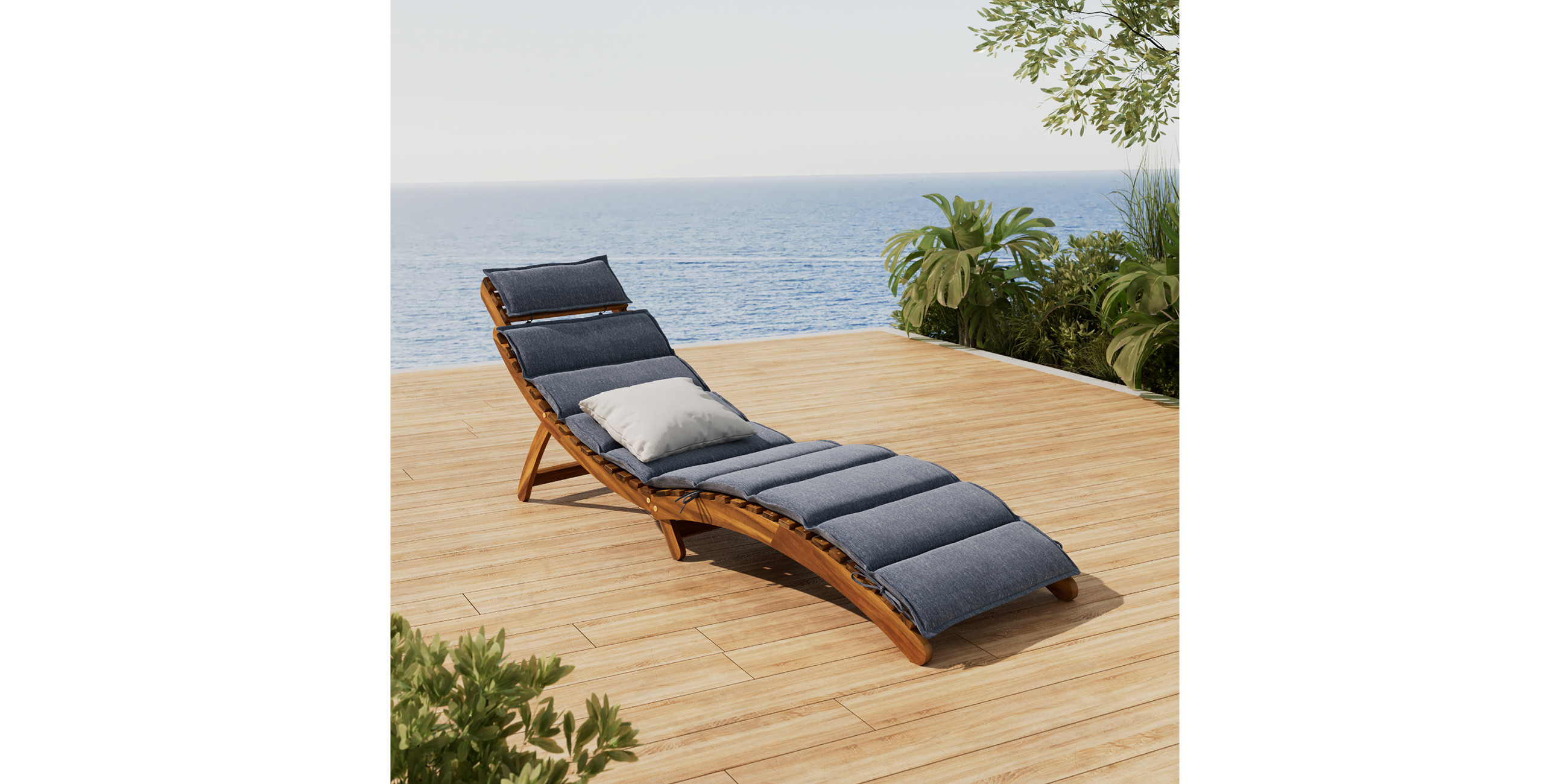 Relaxliege aus Holz mit dunkelgrauer Auflage