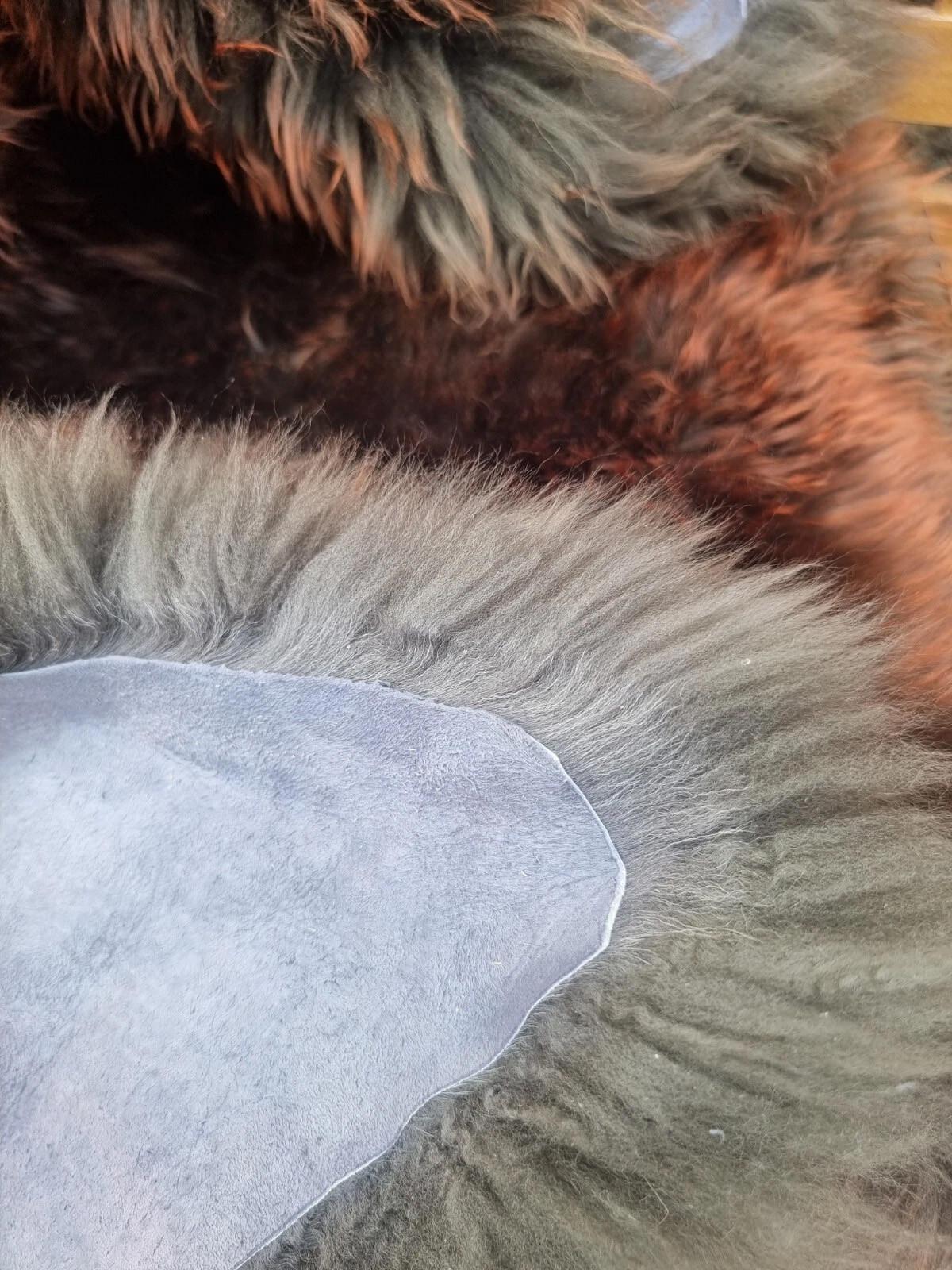 SCHAFFELL Premium Lammfell Natur ungeschoren weiche Wolle Lava dyed ca. 135 cm - Rotbraun, Fell (75/135cm) - Provellus