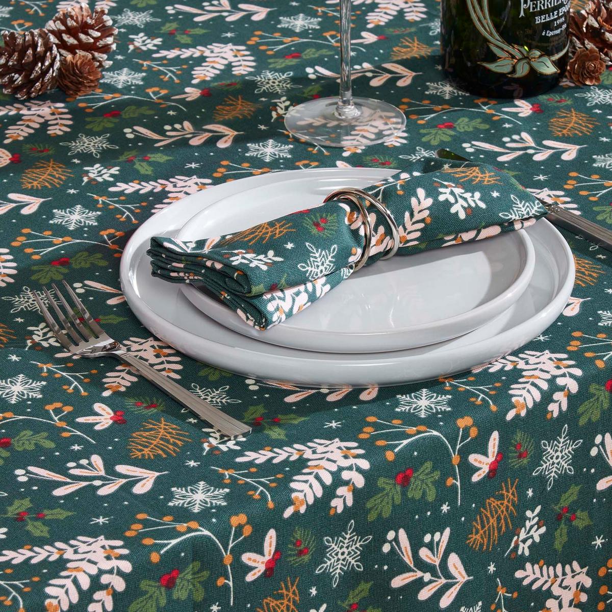 WEIHNACHTSTISCHDECKE Weihnachtswald grün 137/137 cm, 100% Baumwolle - Grün, Textil (137/137cm) - Homescapes
