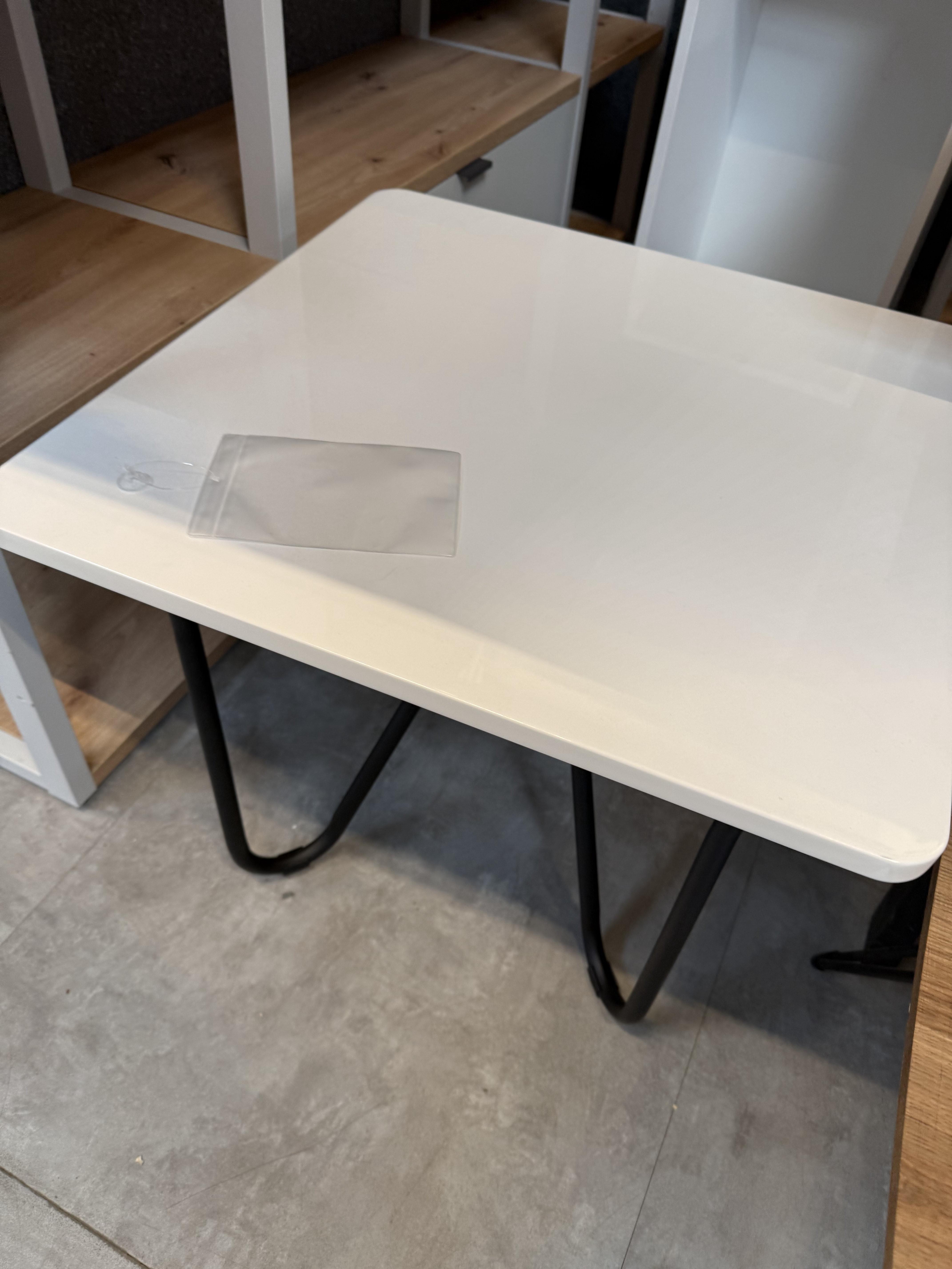 CSEPEL OUTLET DOHÁNYZÓASZRTAL WAVE