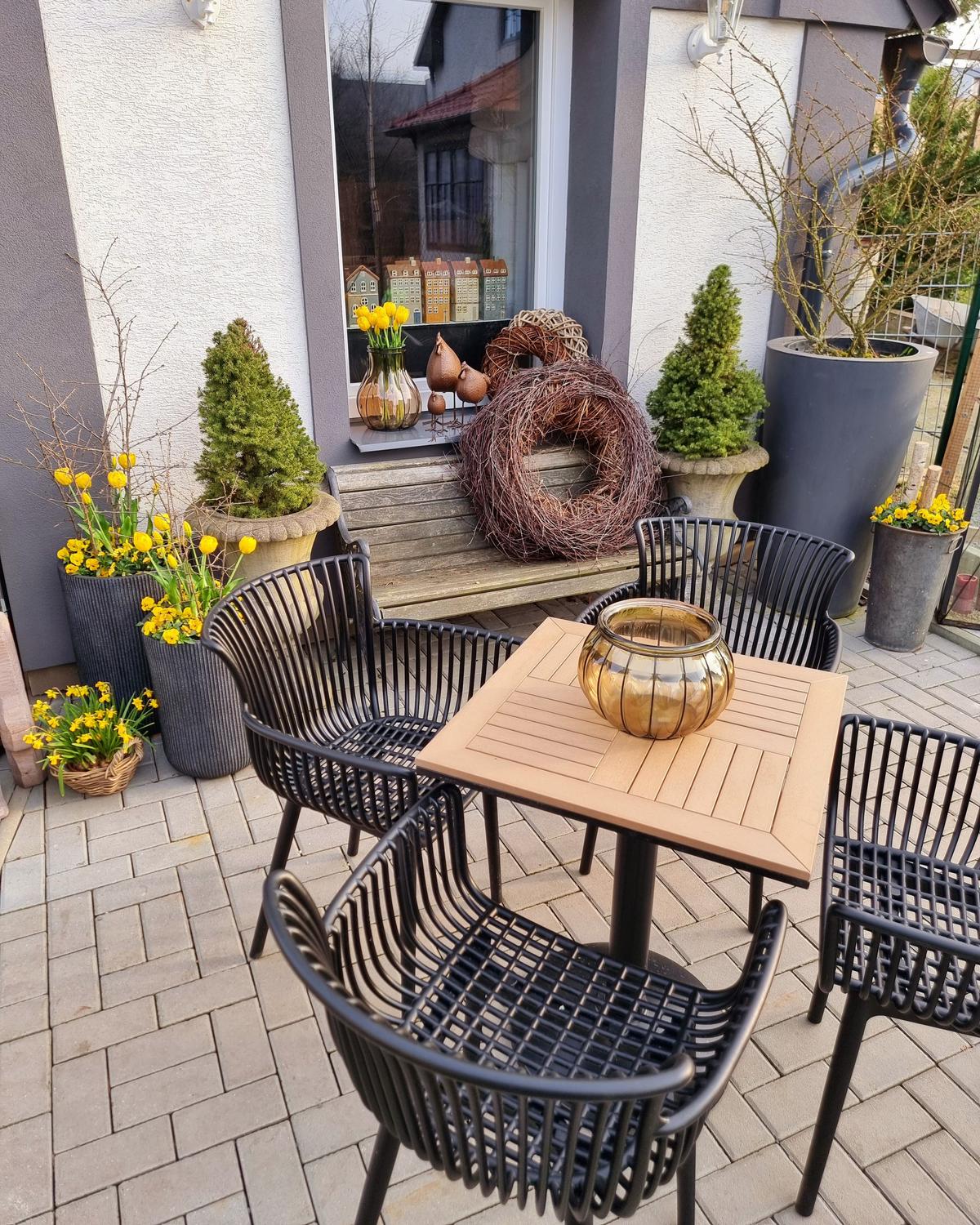 GARTENTISCH Kunstholz hellbraun 60/60 cm Palmi - Hellbraun, Kunststoff (60/60/75cm) - Beliani