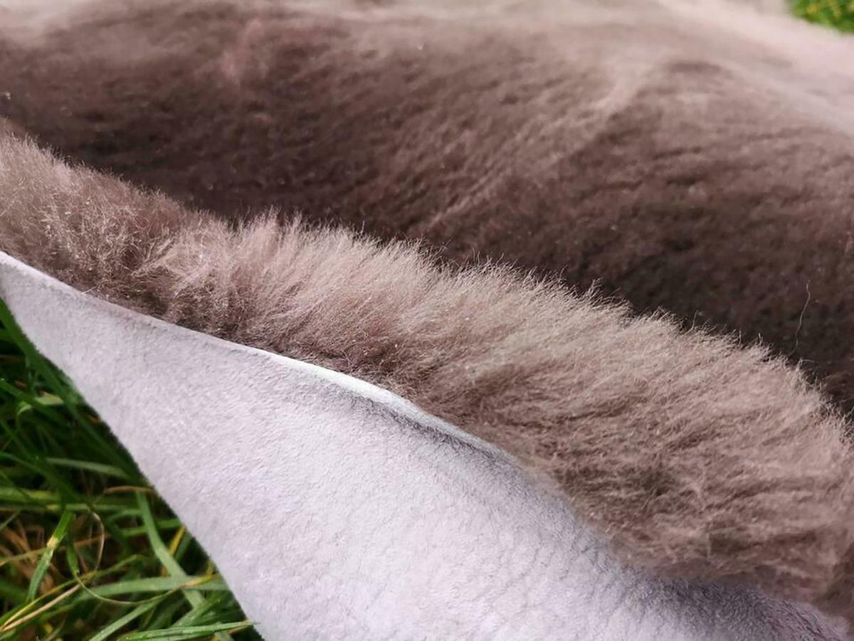 LAMMFELL Merinofell Dunkel-Taupe Dichte Wolle ca. 100 cm - Taupe, Fell (50/100cm) - Provellus