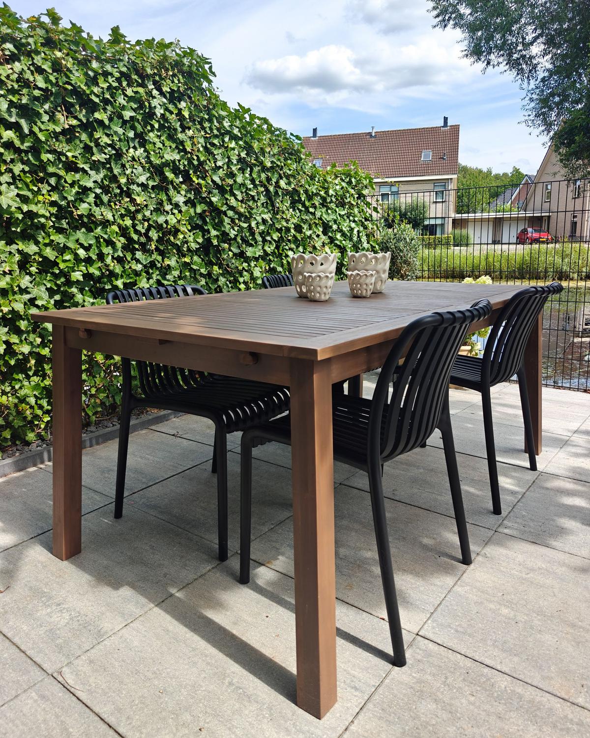 GARTENTISCH Akazienholz dunkelbraun 180-240/100 cm ausziehbar Cesana - Dunkelbraun, Holz (180/100/75cm) - Beliani