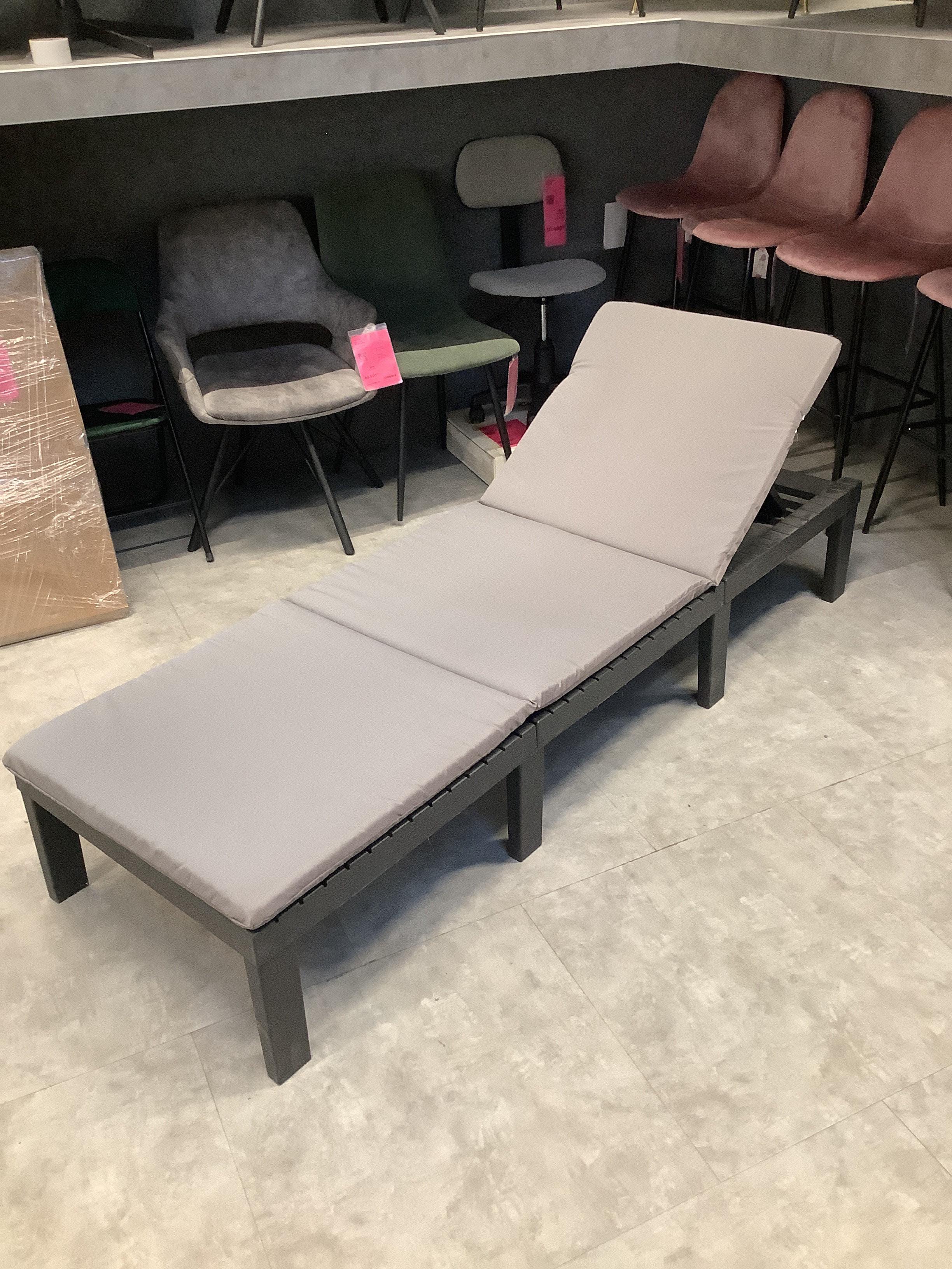 CSEPEL OUTLET KERTI NAPOZÓÁGY HAITI