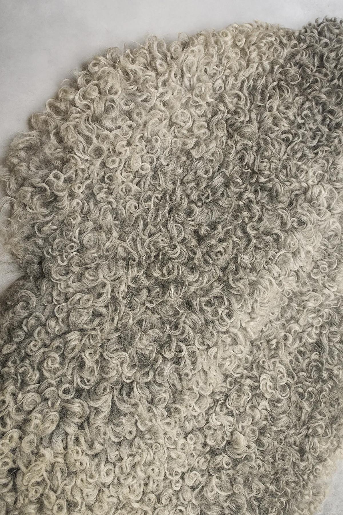 SCHAFFELL Gotland Naturgrau Lockig Unikat ca. 100 cm - Hellgrau, Fell (60/100cm) - Provellus