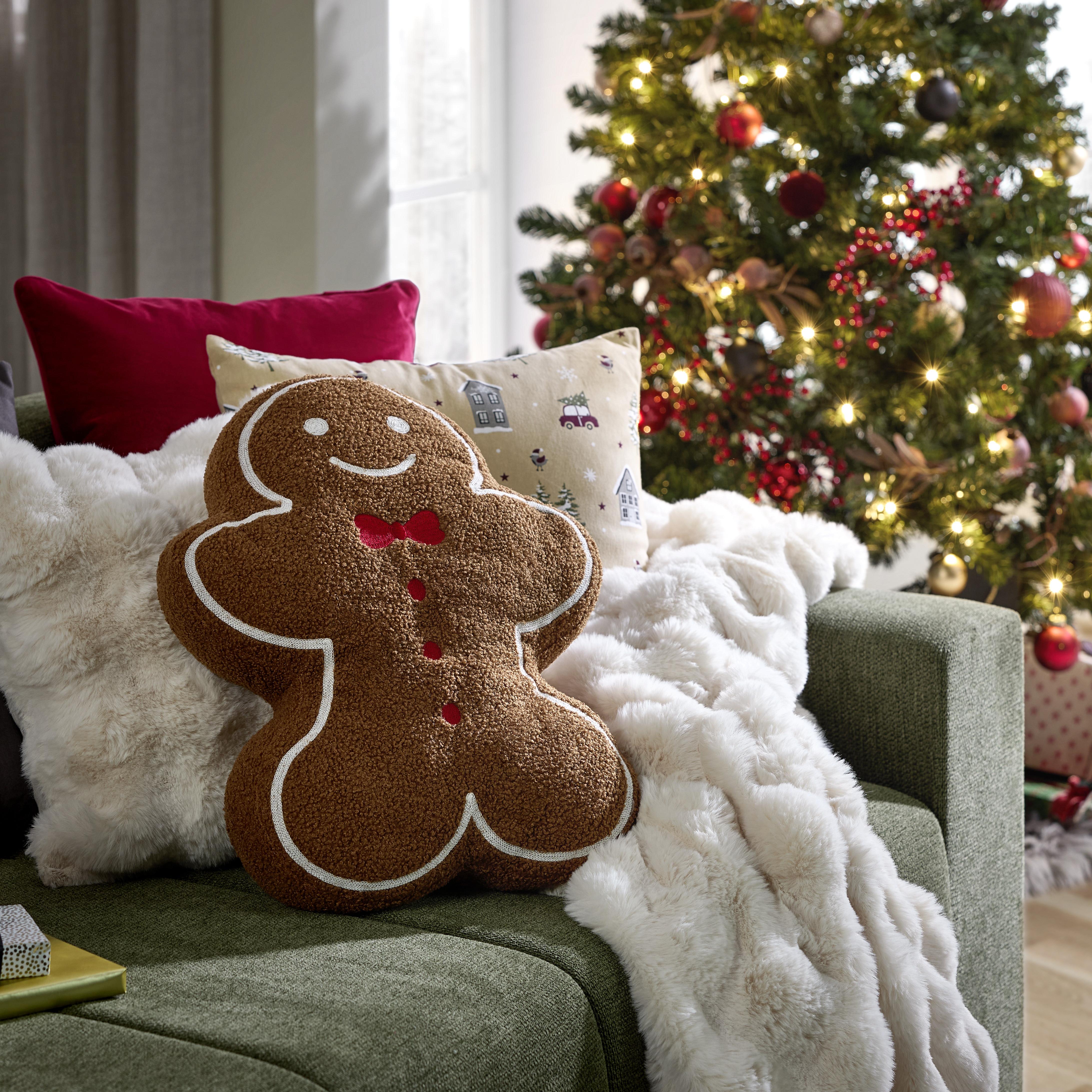 Tradícionális karácsonyi dekoráció a nappaliban 1. kép