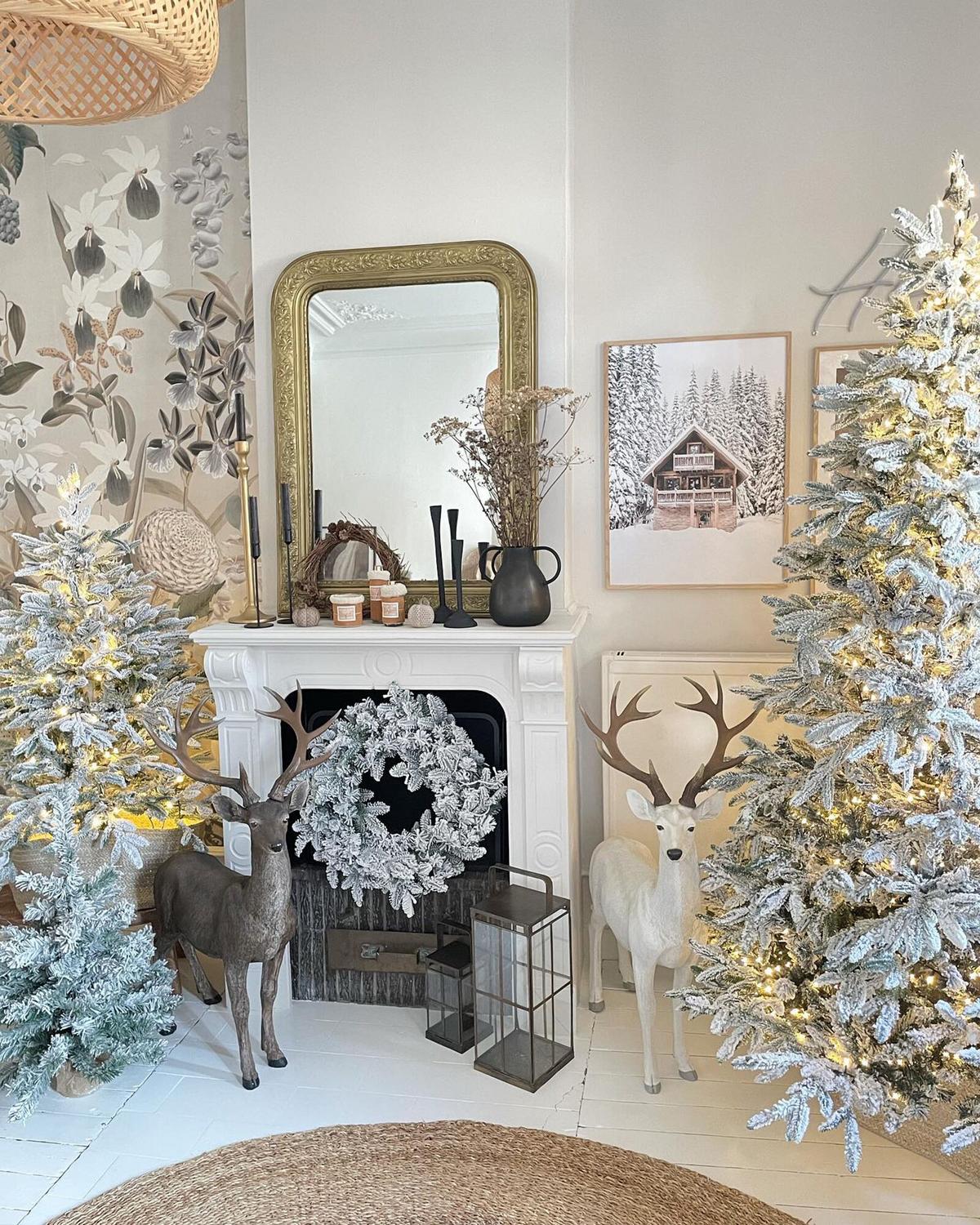 WEIHNACHTSBAUM 120 cm Grün Tatlow - Grün, Kunststoff (120cm) - Beliani