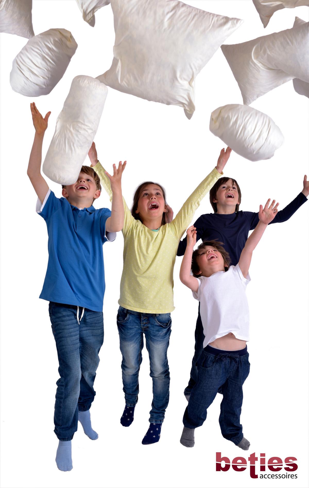 NACKENROLLE Publik Federfüllung 15/40 cm - Creme, Textil (15/40cm) - beties Heimtextil