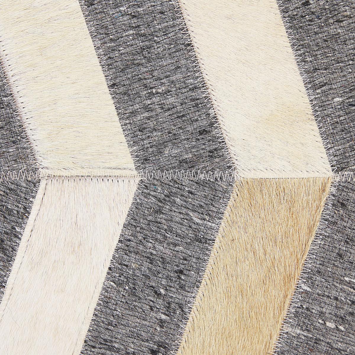PATCHWORK-TEPPICH Baggoze 200/140 cm - Grau, Fell (140/200cm) - Beliani