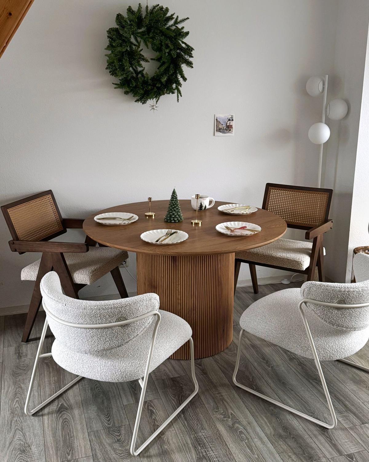 ESSTISCH Hellbraun 120/120 cm Sheho - Hellbraun, Holzwerkstoff (120/120/75cm) - Beliani