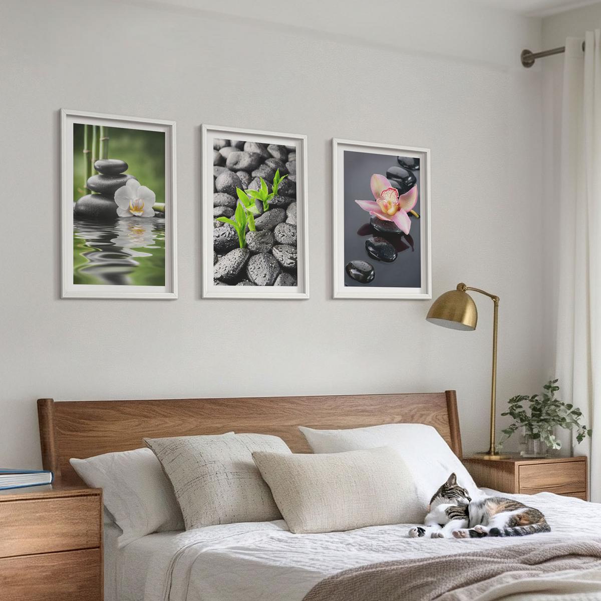 BILDER SET 3er Set - 40x60 cm Weißer Rahmen - Eine ruhige Zen-Komposition aus Blumen und Wasser - Weiß, Kunststoff (40/60cm) - TULUP